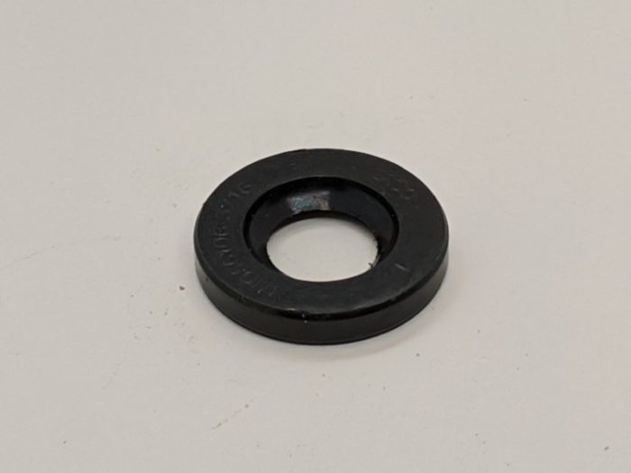 048023 Crankshaft Oil Seal, RH/Timing Side