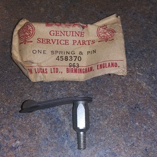 458370 Spring & Pin Clip, Magneto Pickup