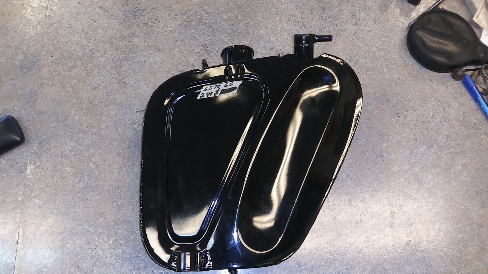 82-6038 Oil Tank 1963- 1965 Triumph 650 Used - Image 2