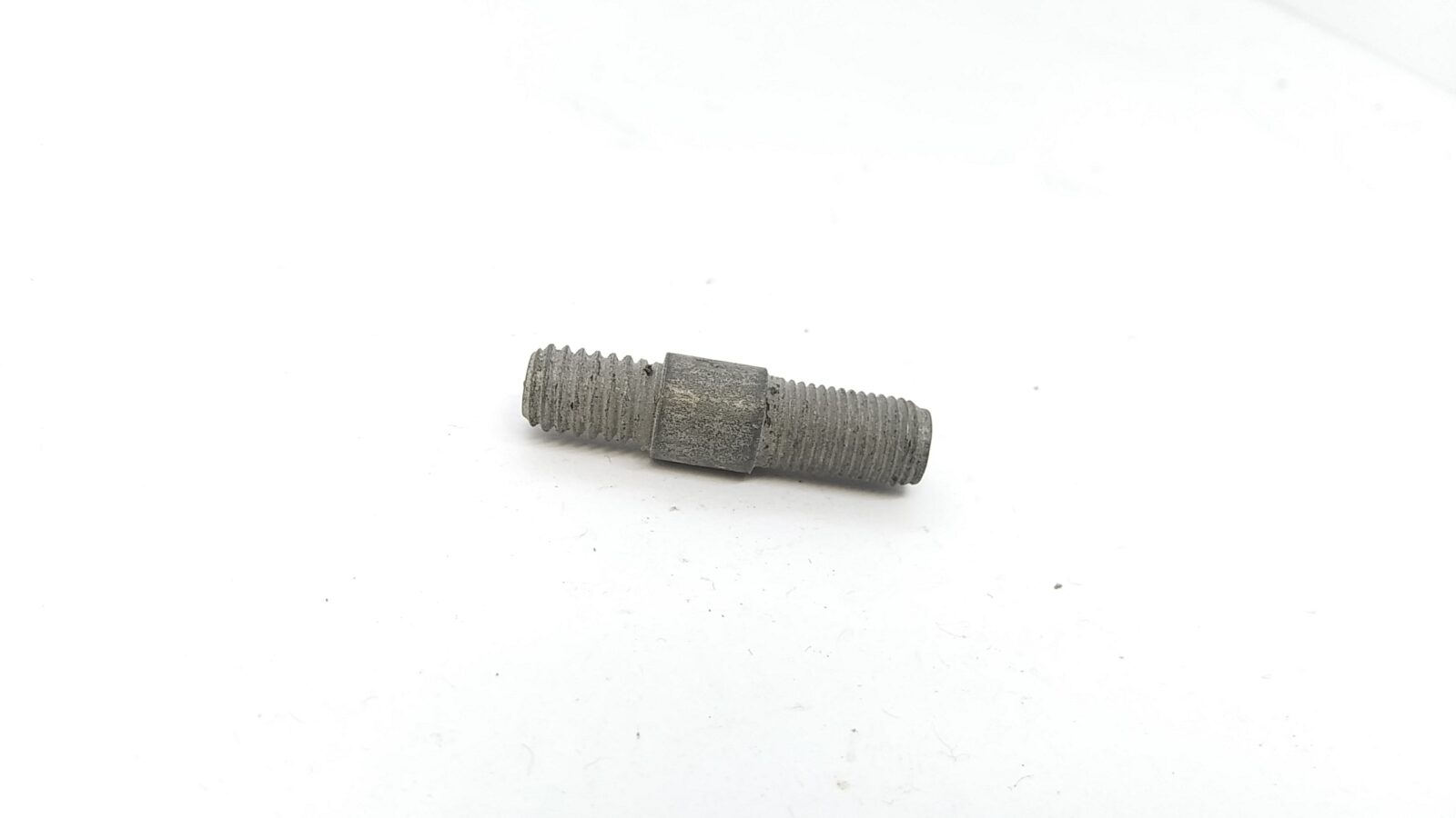 21-1912 Shouldered Cylinder Base StudBase