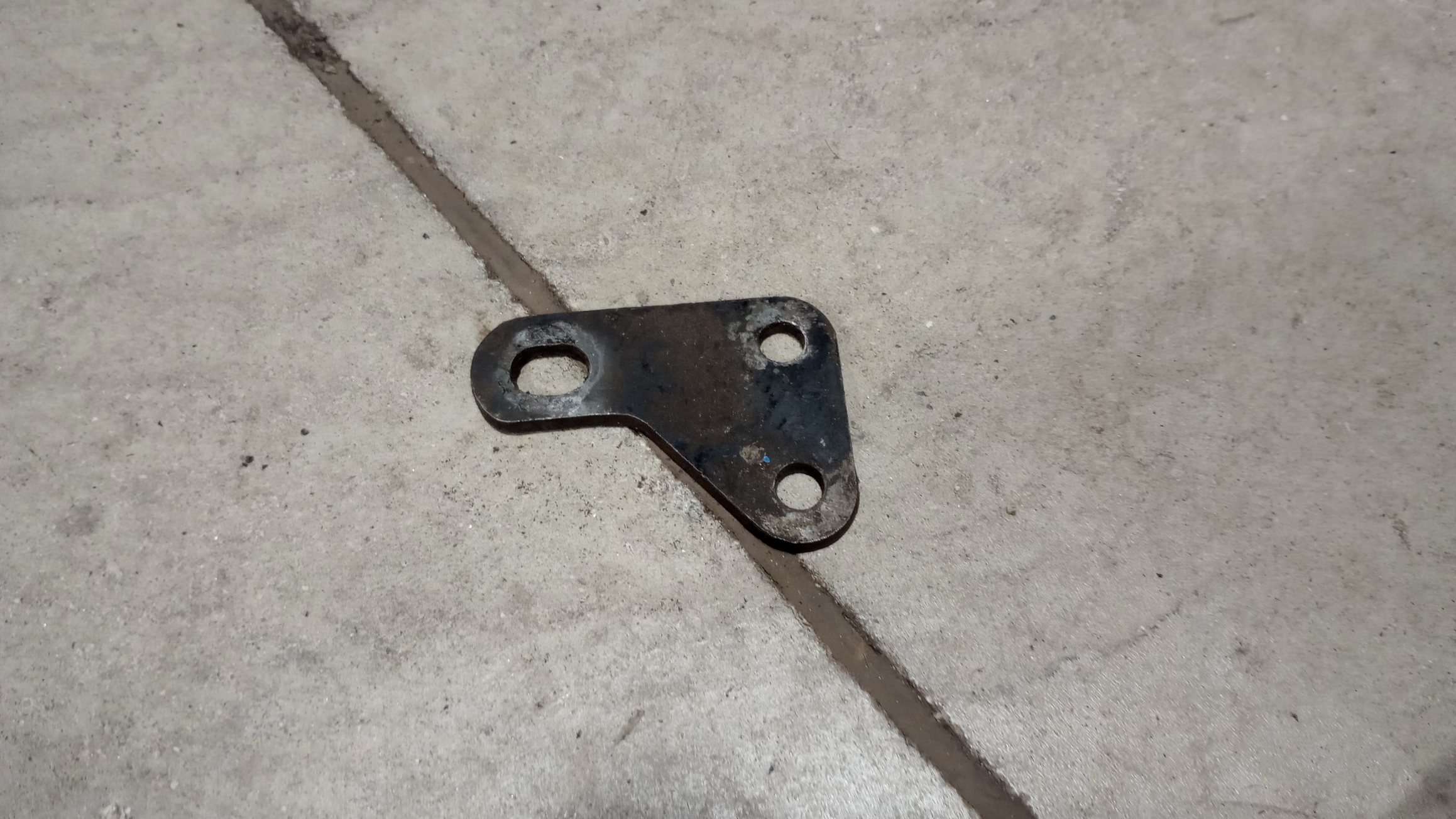 82-4230U Used Right Hand Rear Engine Mounting Plate T-100