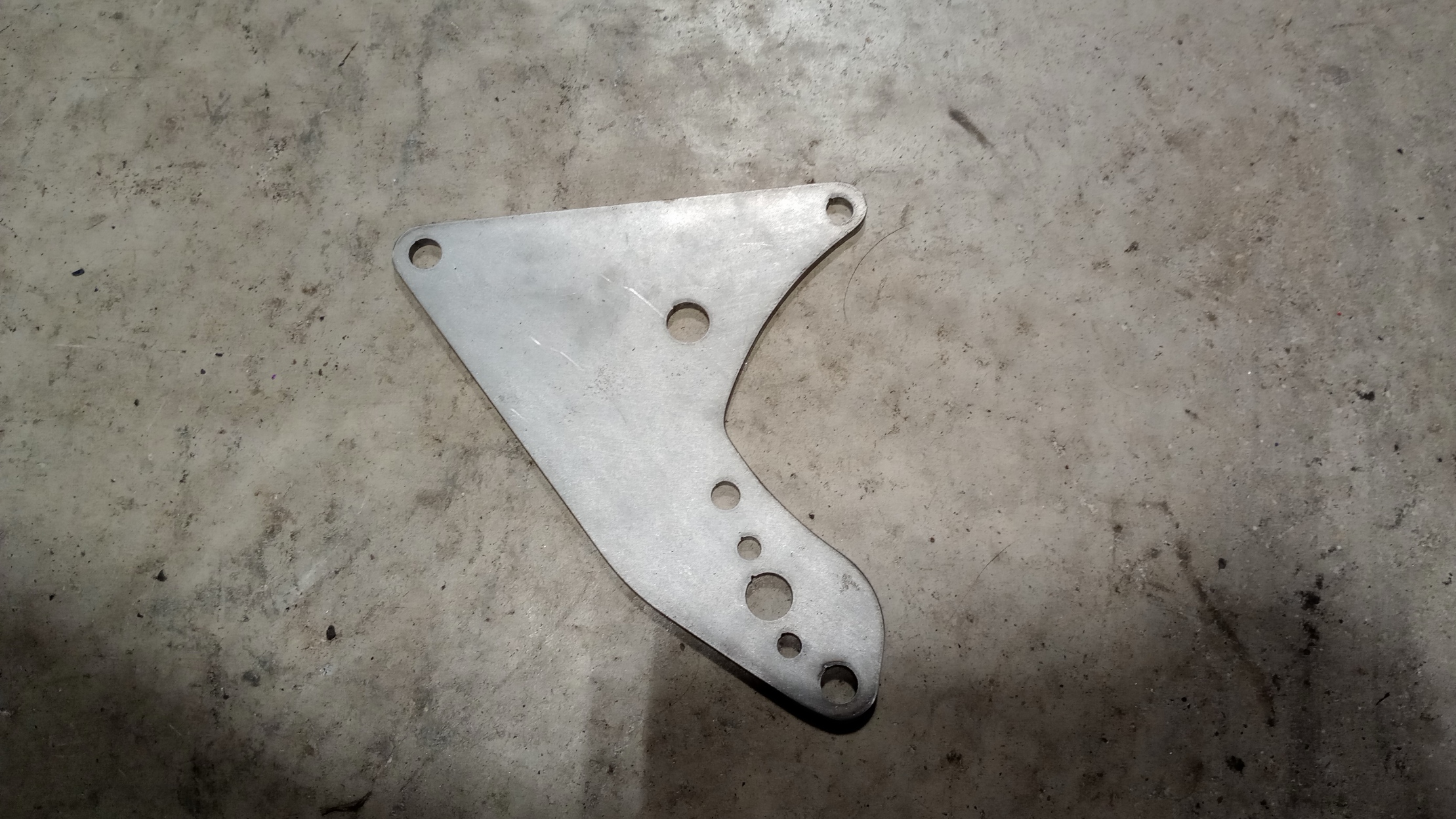 82-5908 Right Hand Engine Mounting Plate (New Production)