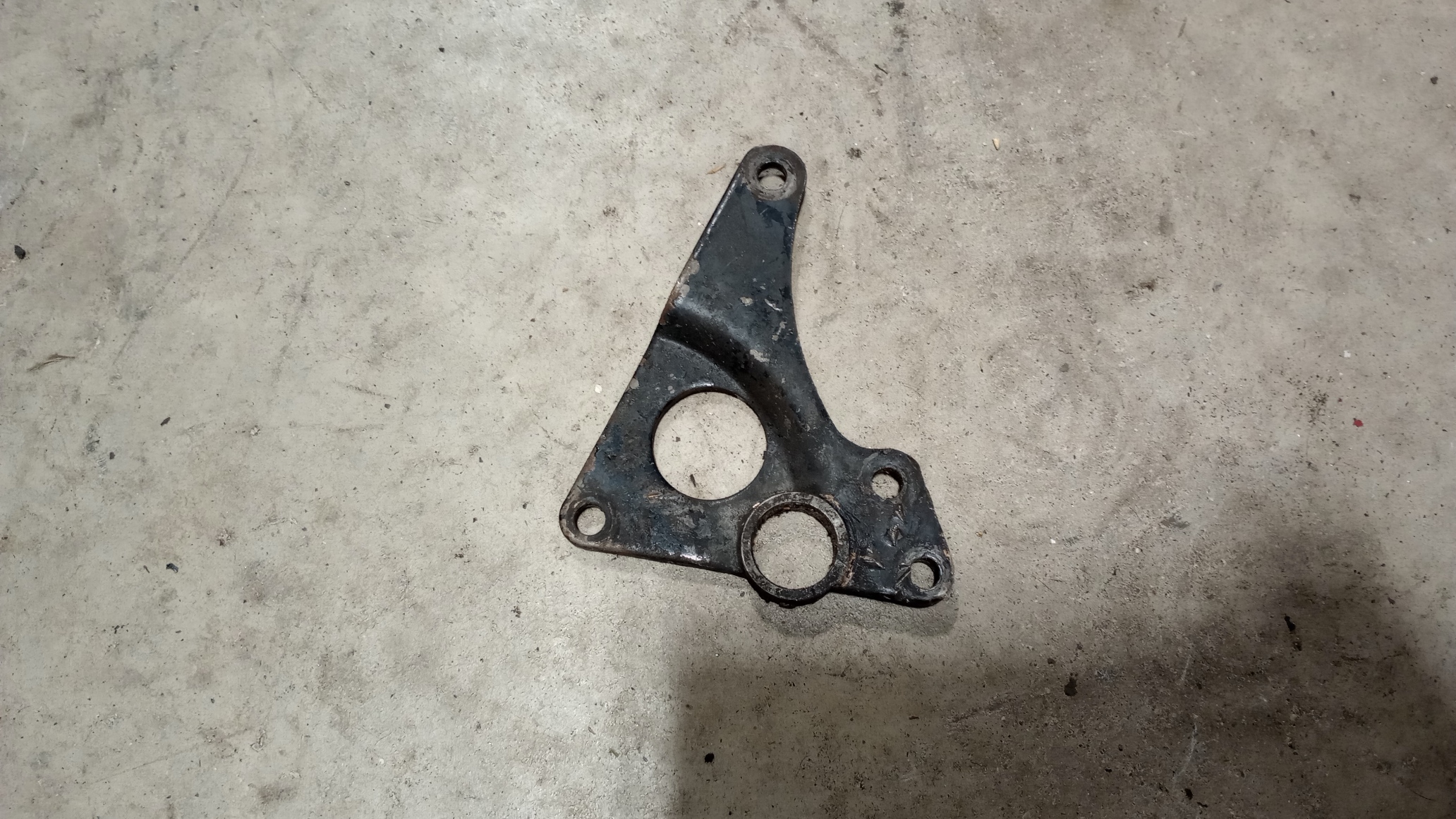 83-3024 Right Hand Motor Plate T-140/TR7 1975-Up