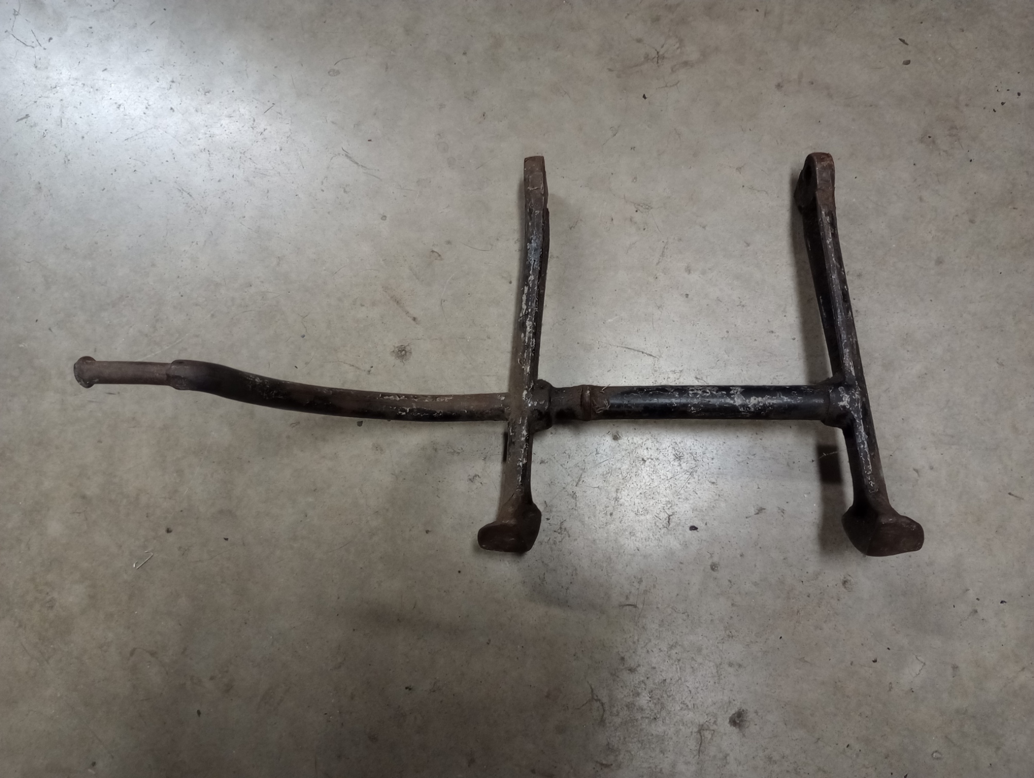 82-4763U Used Center Stand Pre-Unit Triumph Swing Arm Models