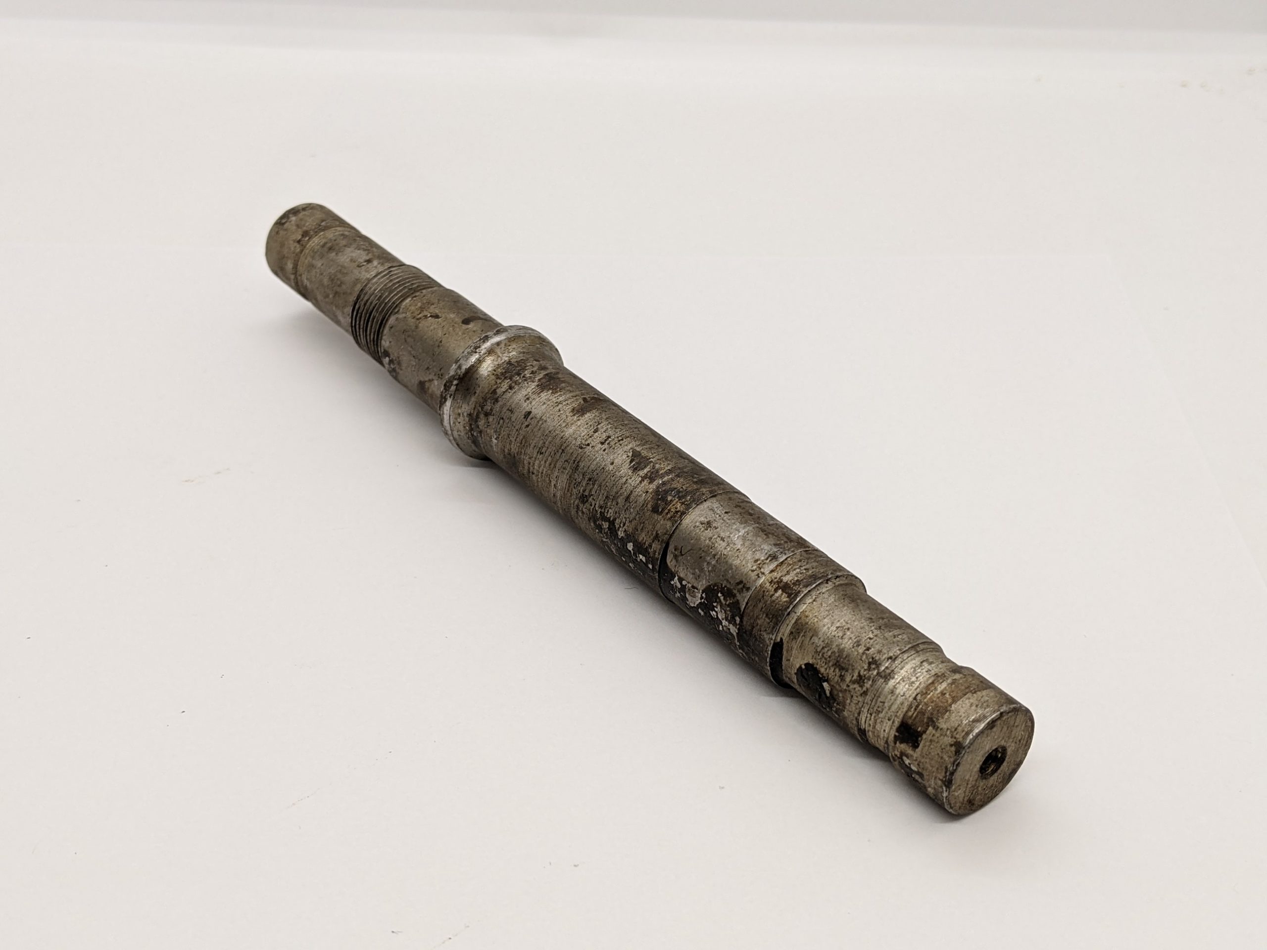 37-1641 Front Axle, Tri 500/650, BSA A65, 7 1/4", 1965-1968