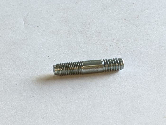 21-1928 Outer Gearbox Stud, 1/4 x 20-28 x 1 1/4, Tri T100