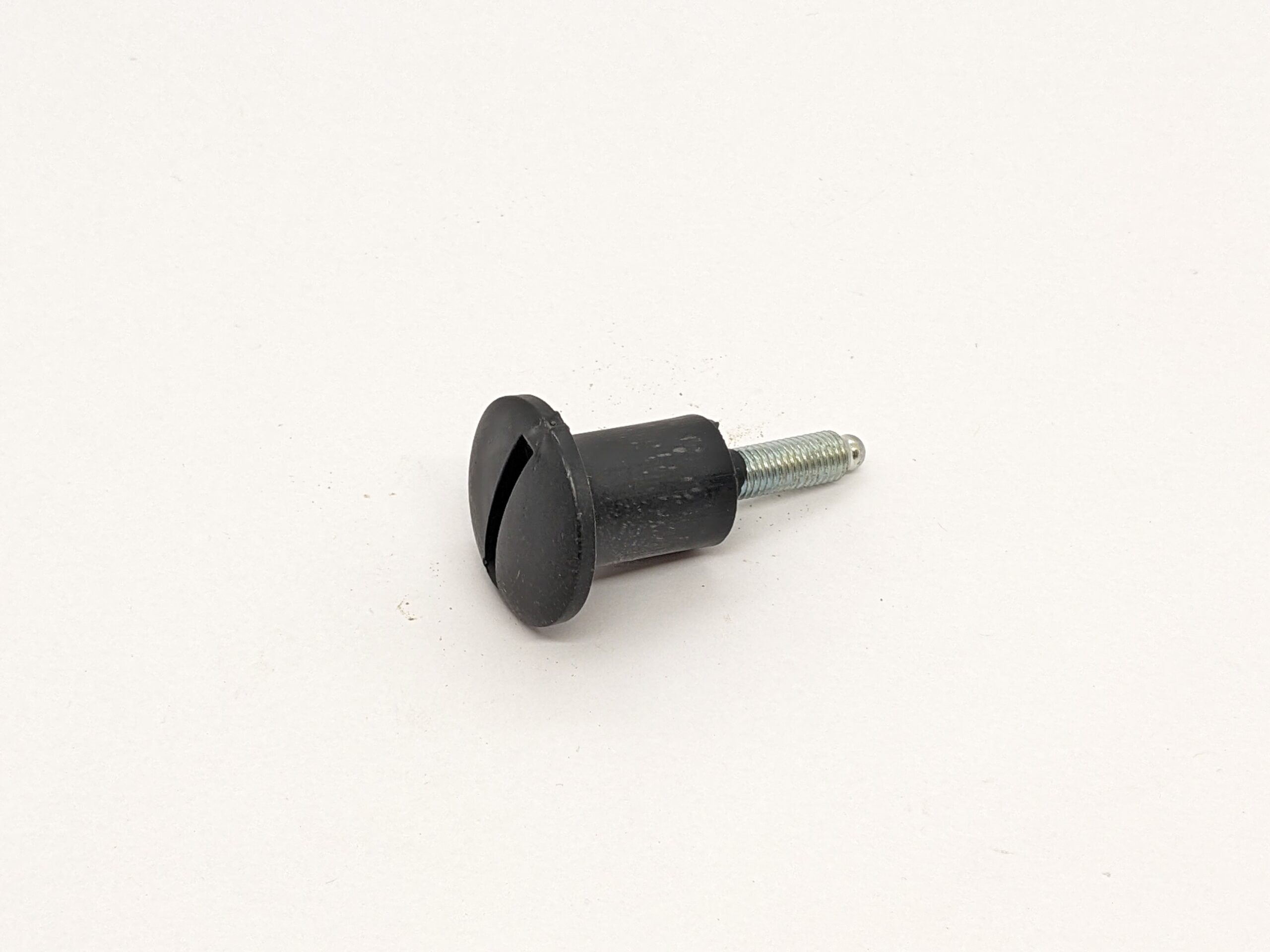 82-9445 Side Panel Knob, Tri T150/T160