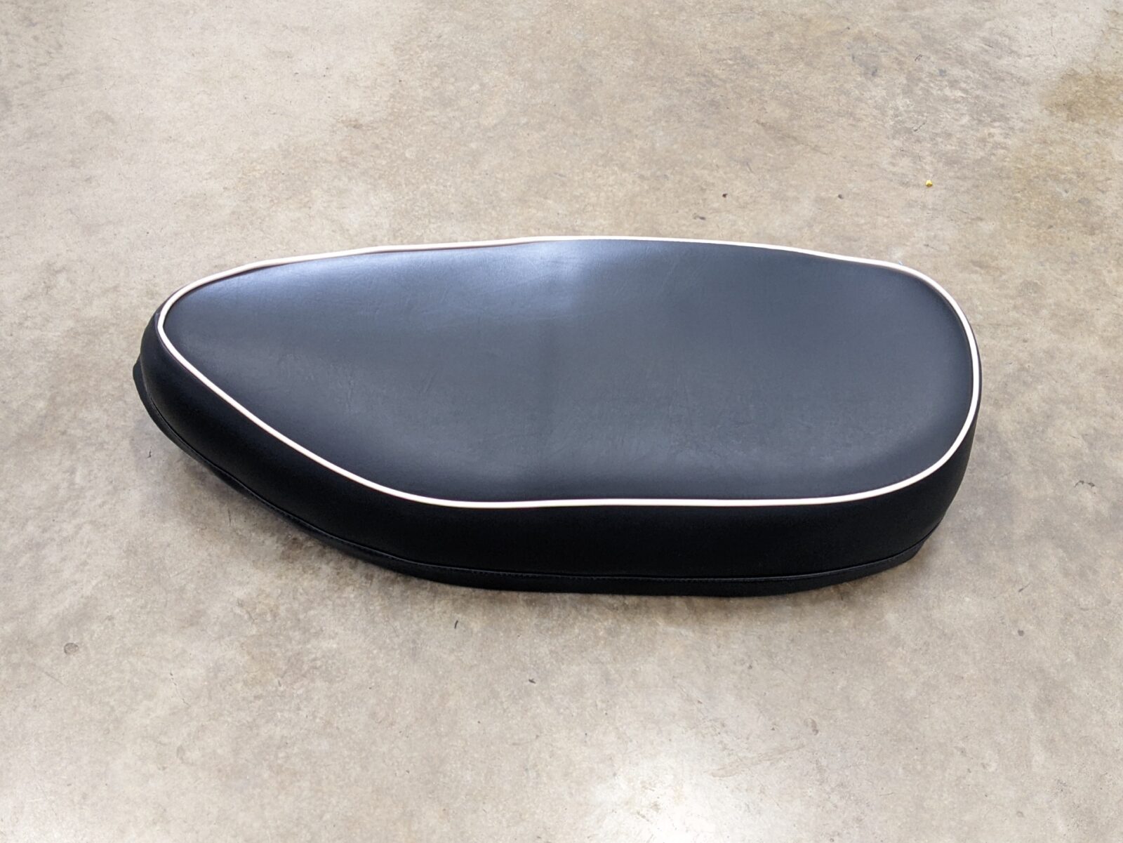 68-9024 Black Seat with White Piping, BSA A50/65