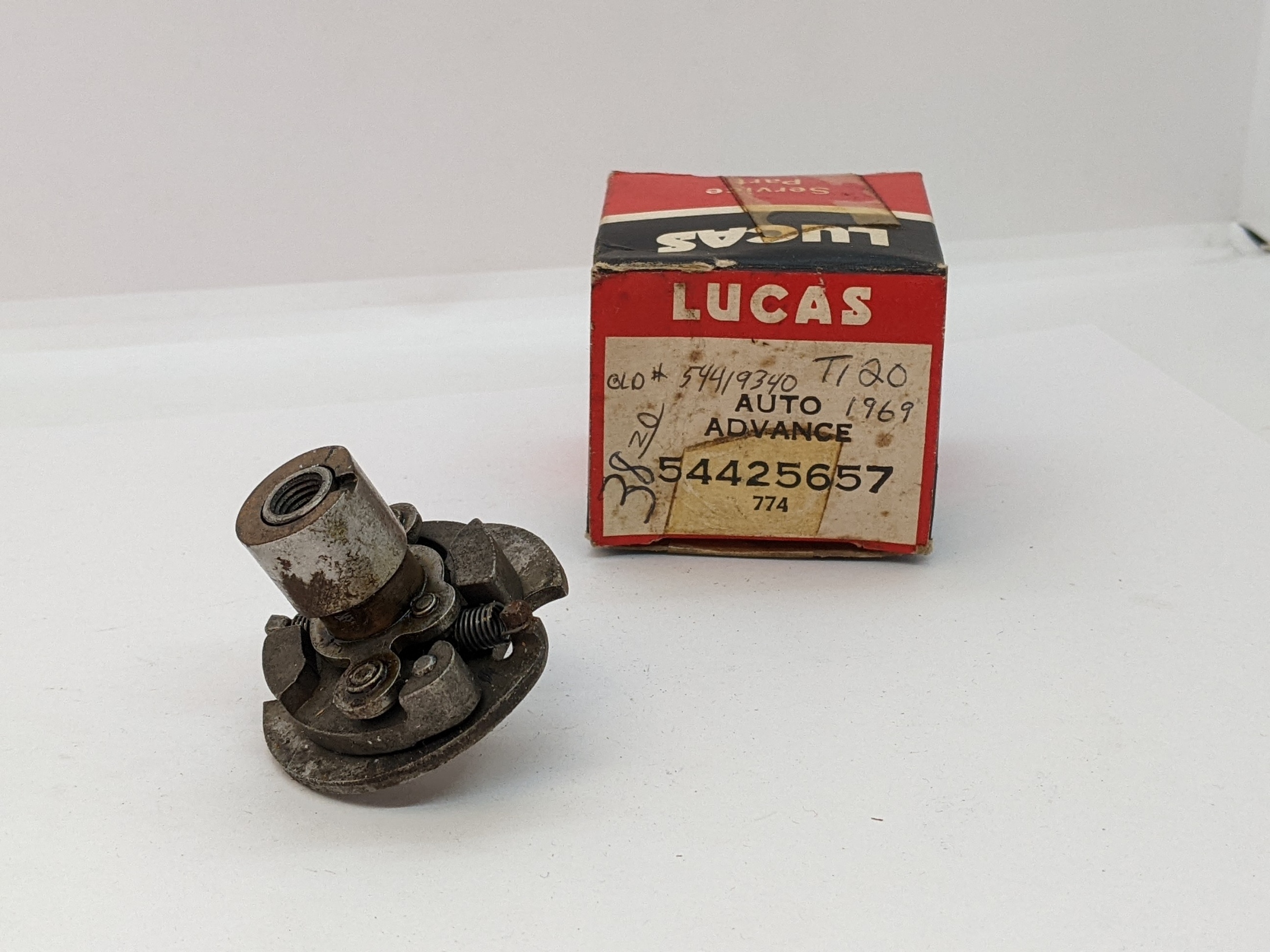 54425657NOS Auto Advance Unit, 12 Degree, Clock, Tri 1968-1978 - NOS