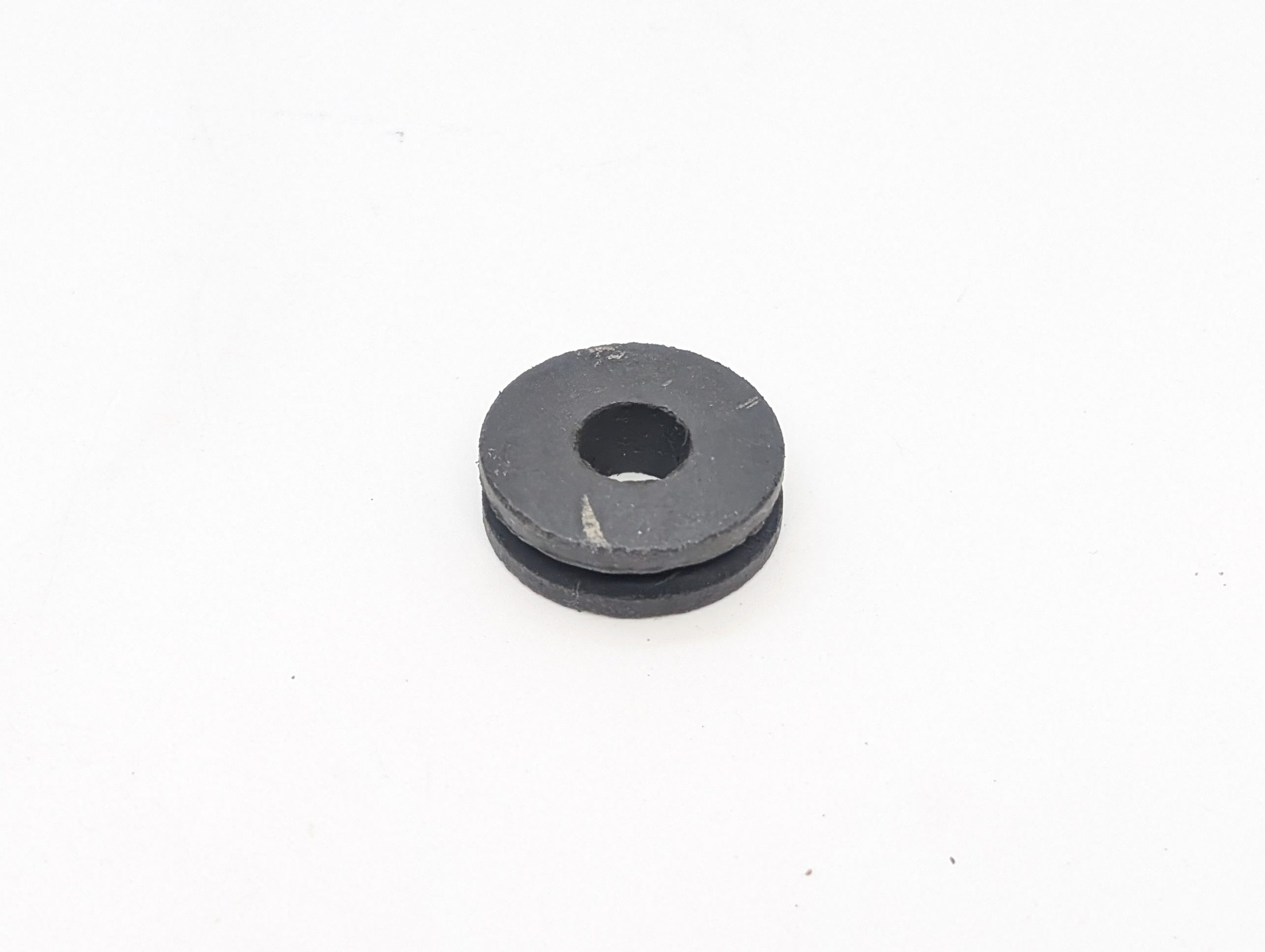 82-5753 Grommet, Leg Shield