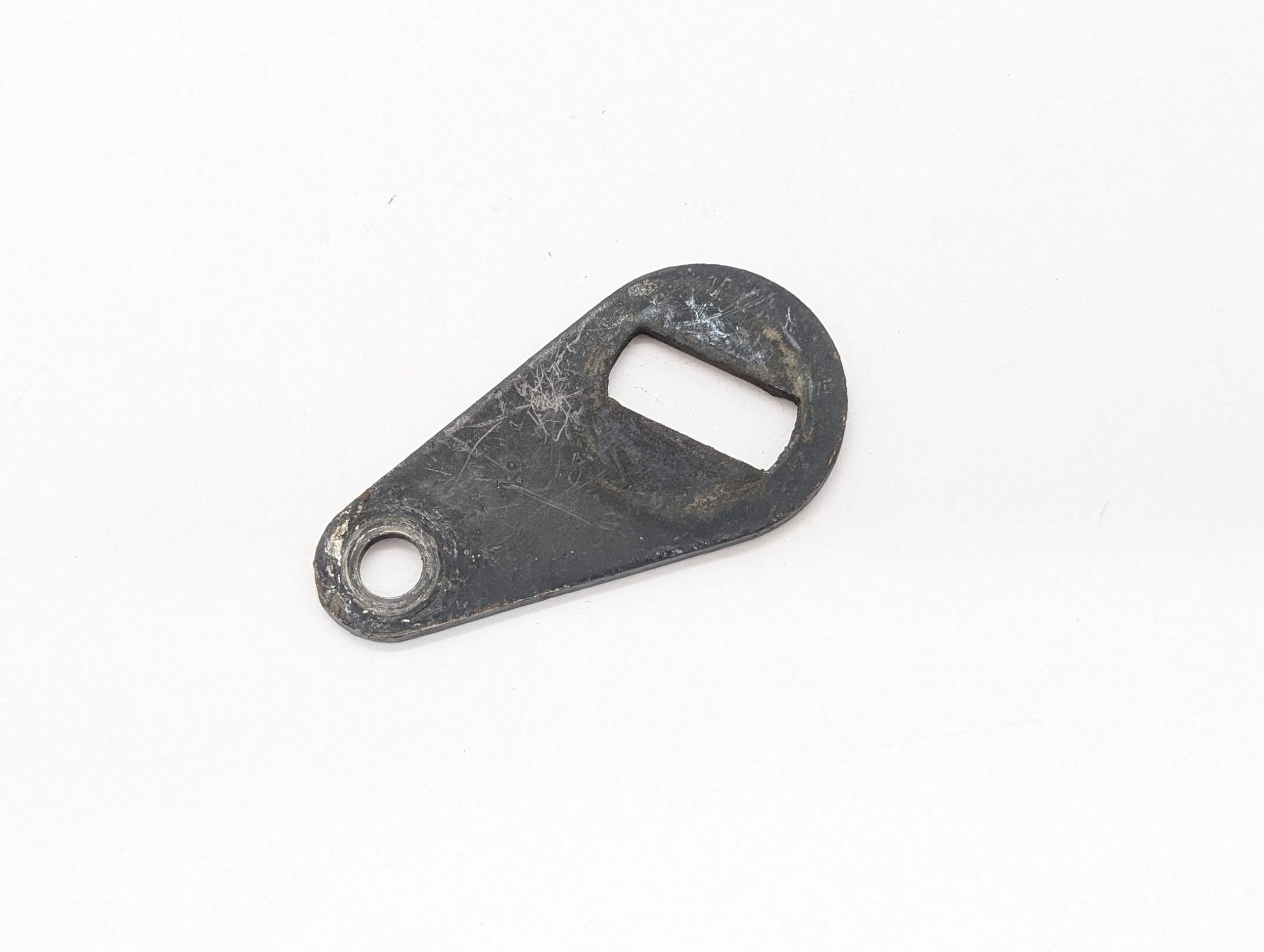 97-1688U FENDER BRACKET,TR6/T120C - USED