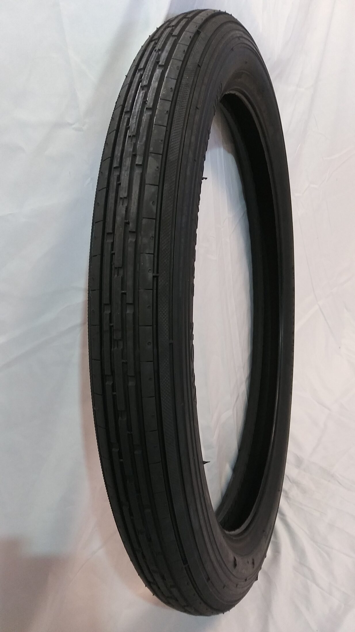Avon tyres- Chambre à air - Pour pneu de 3.25/3.50-19 - Embout de valve  TR4- 03500475-A19T325 – Kustom Store Motorcycles