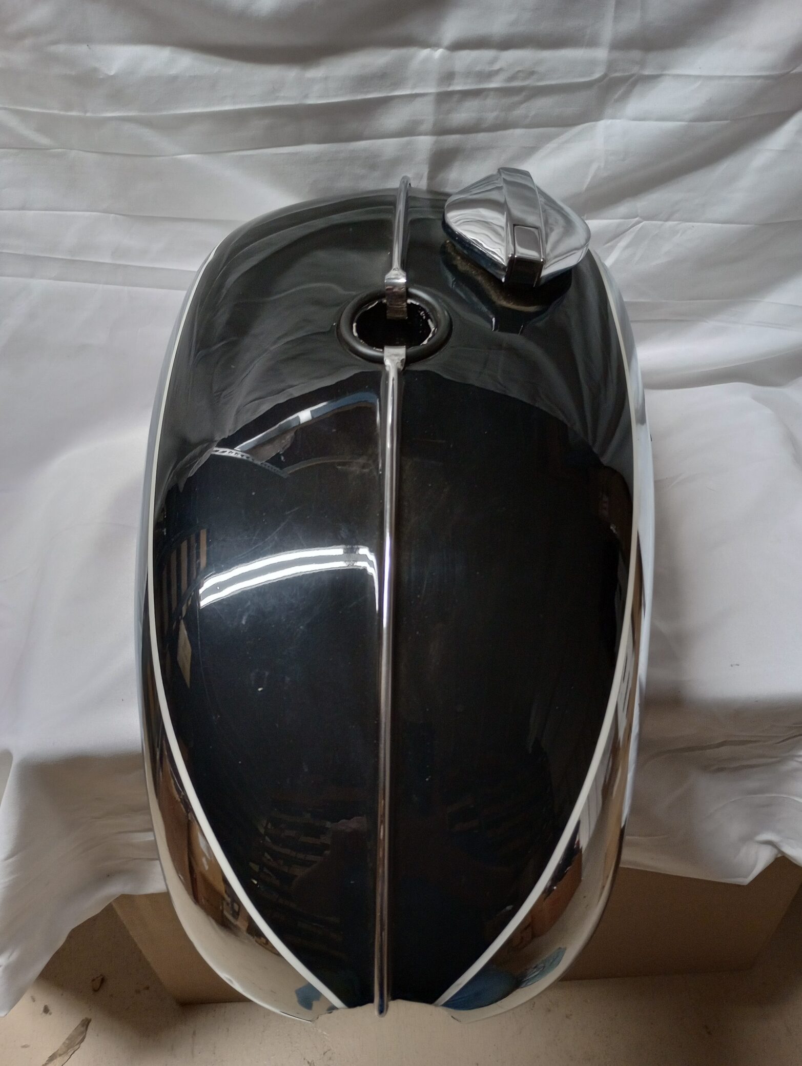 68-8188 Gas Tank 2.5 Gallon, BSA A65 1968-70 Black - Image 3