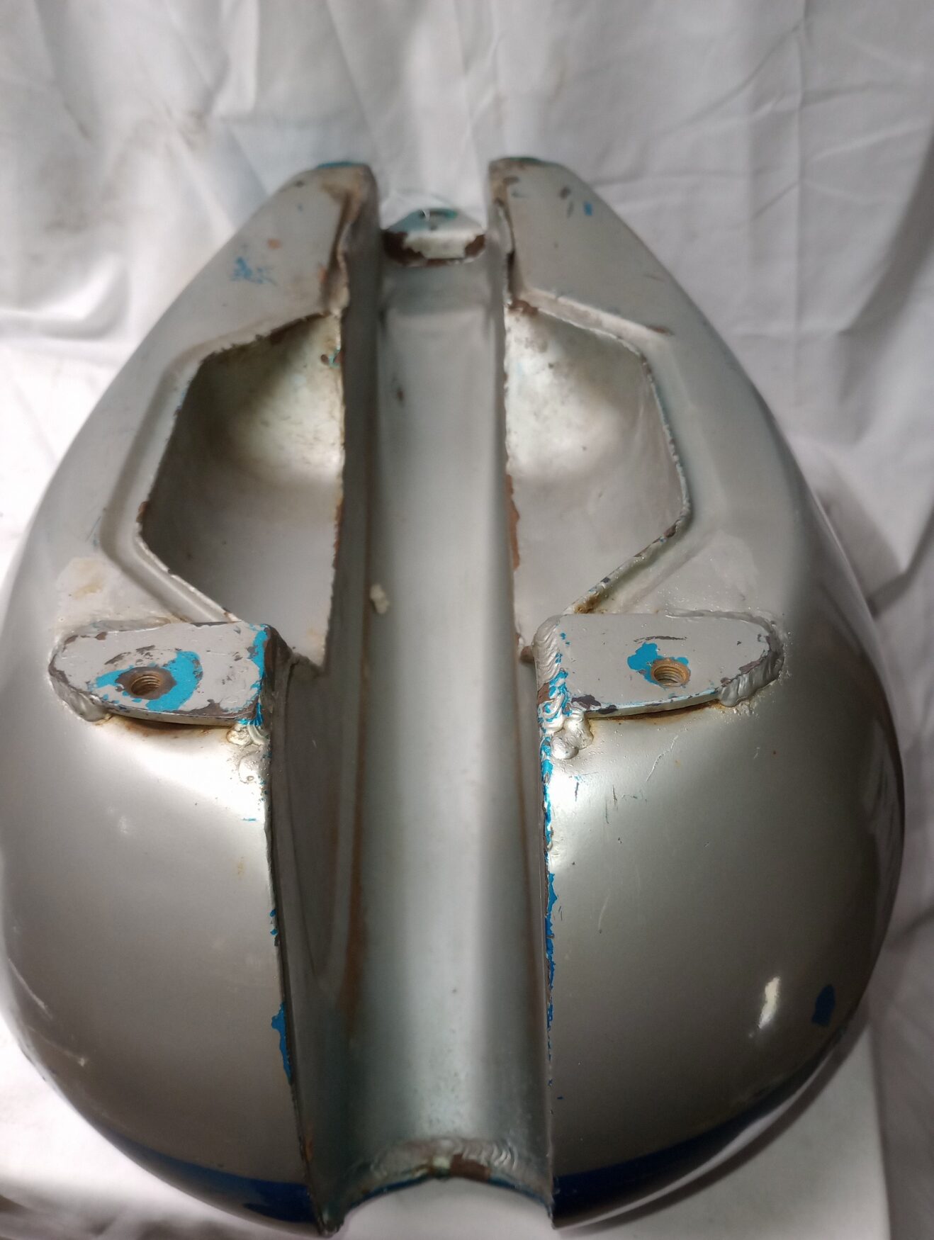 82-5260 Triumph 1965 650 Bonneville Gas Tank 1965 4 Gallon - Image 6