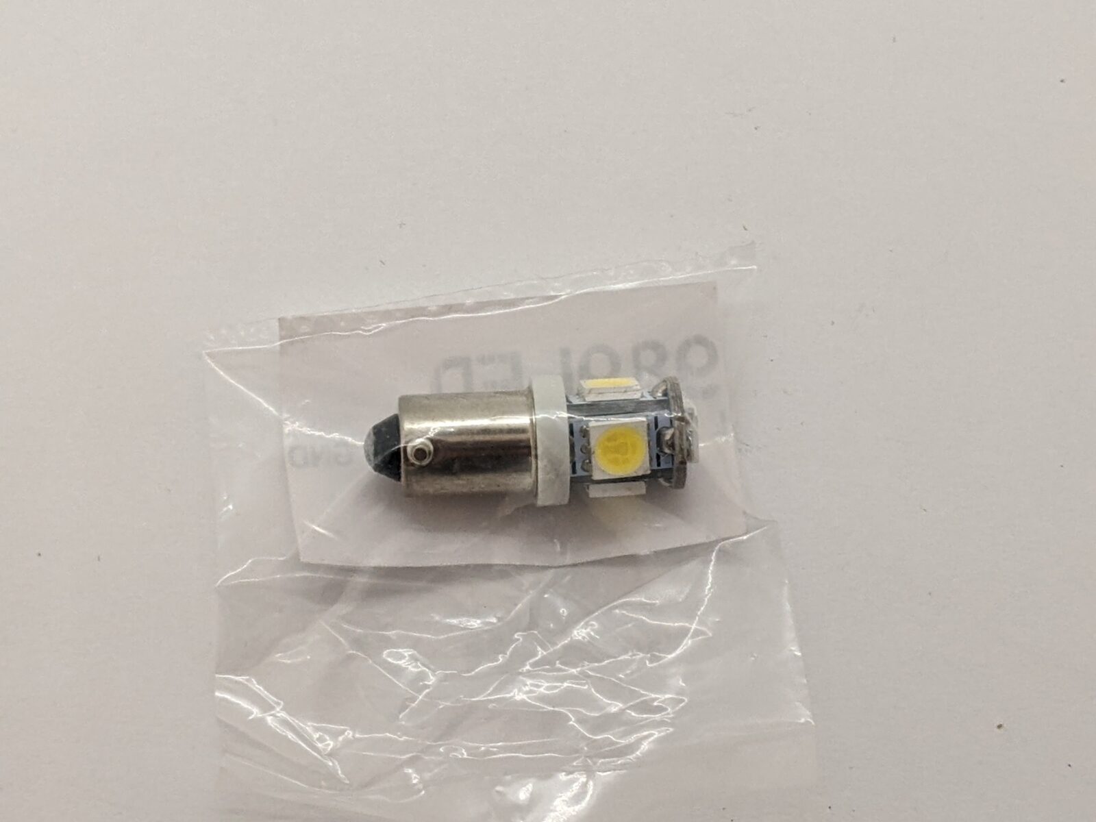 989LED LED Pilot Bulb, Push/Turn, 12V