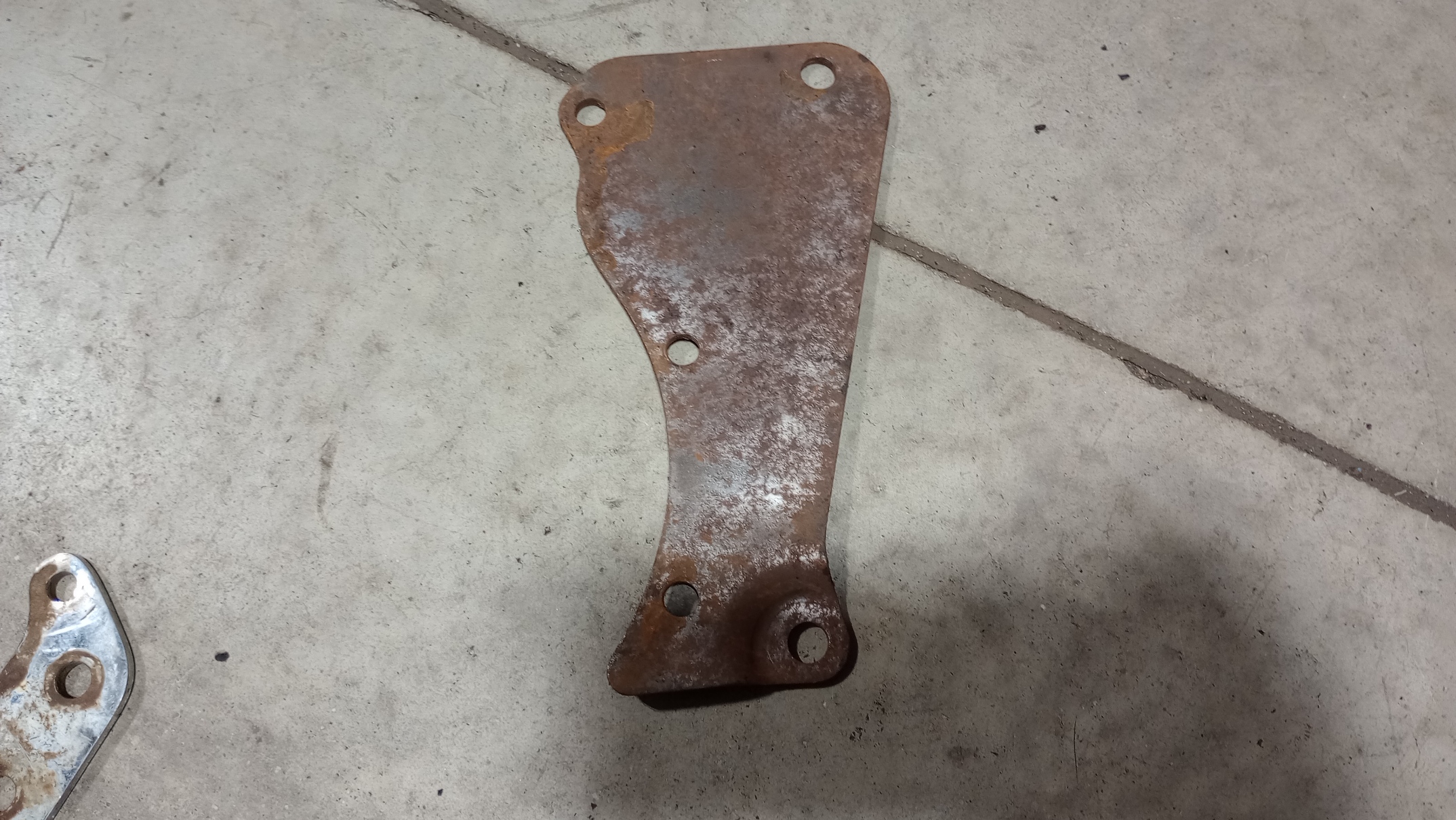 82-2647 Pre-Unit Triumph Alternator Right Front Motor Mount