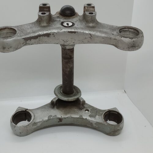 064080 / 061916U Lower yoke andUpper Yoke With Stem Norton Used