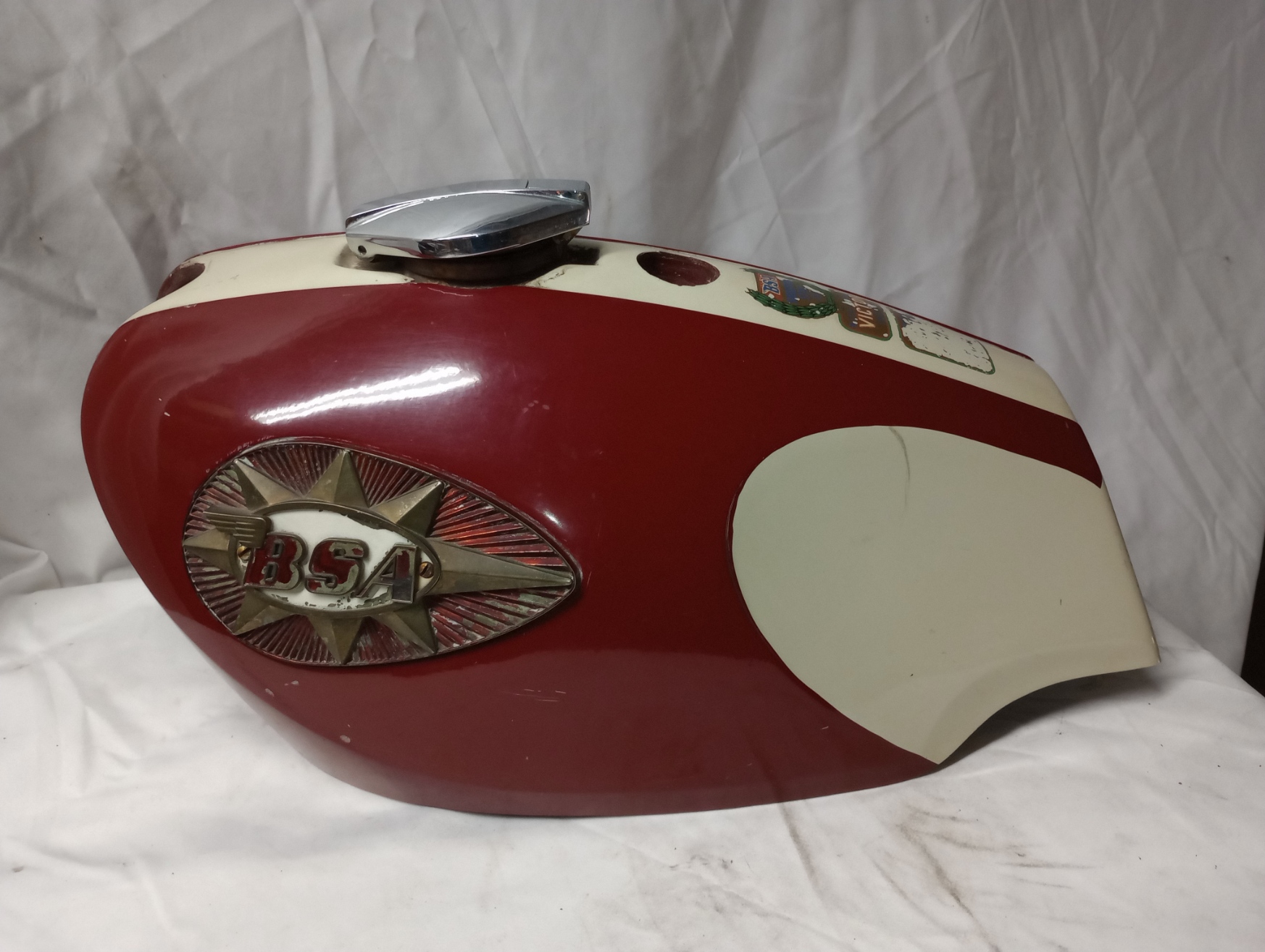 41-8075 BSA B44 Shooting Star Gas Tank, Fiberglass - Image 3