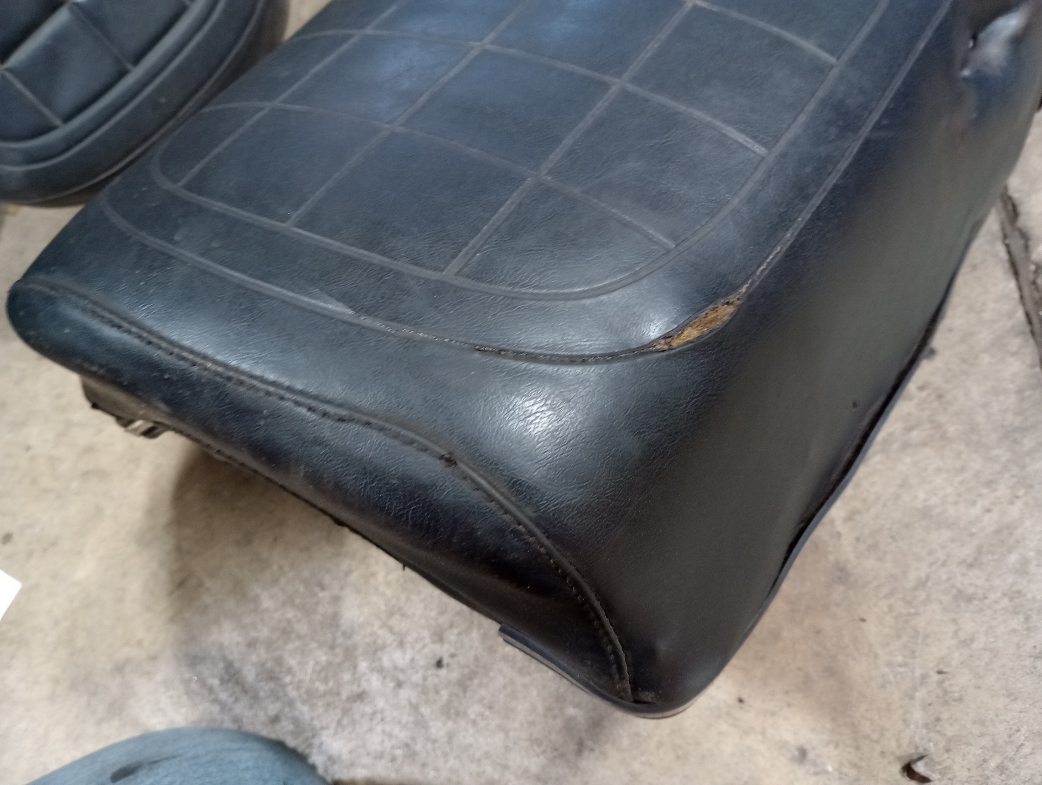 063677U Used Norton Commando Interstate Seat #1 -5