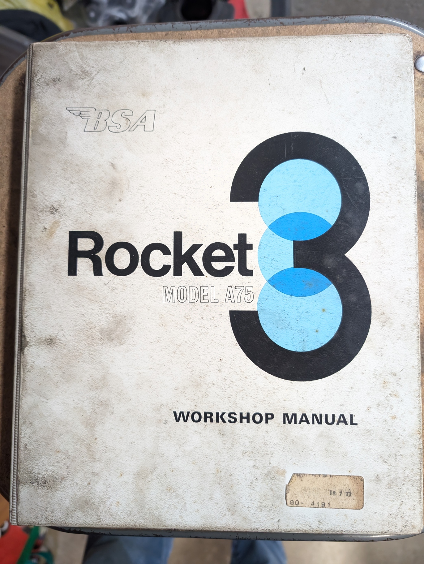 00-4191 Factory BSA Workshop Manual Rocket 3/A75 - Binder