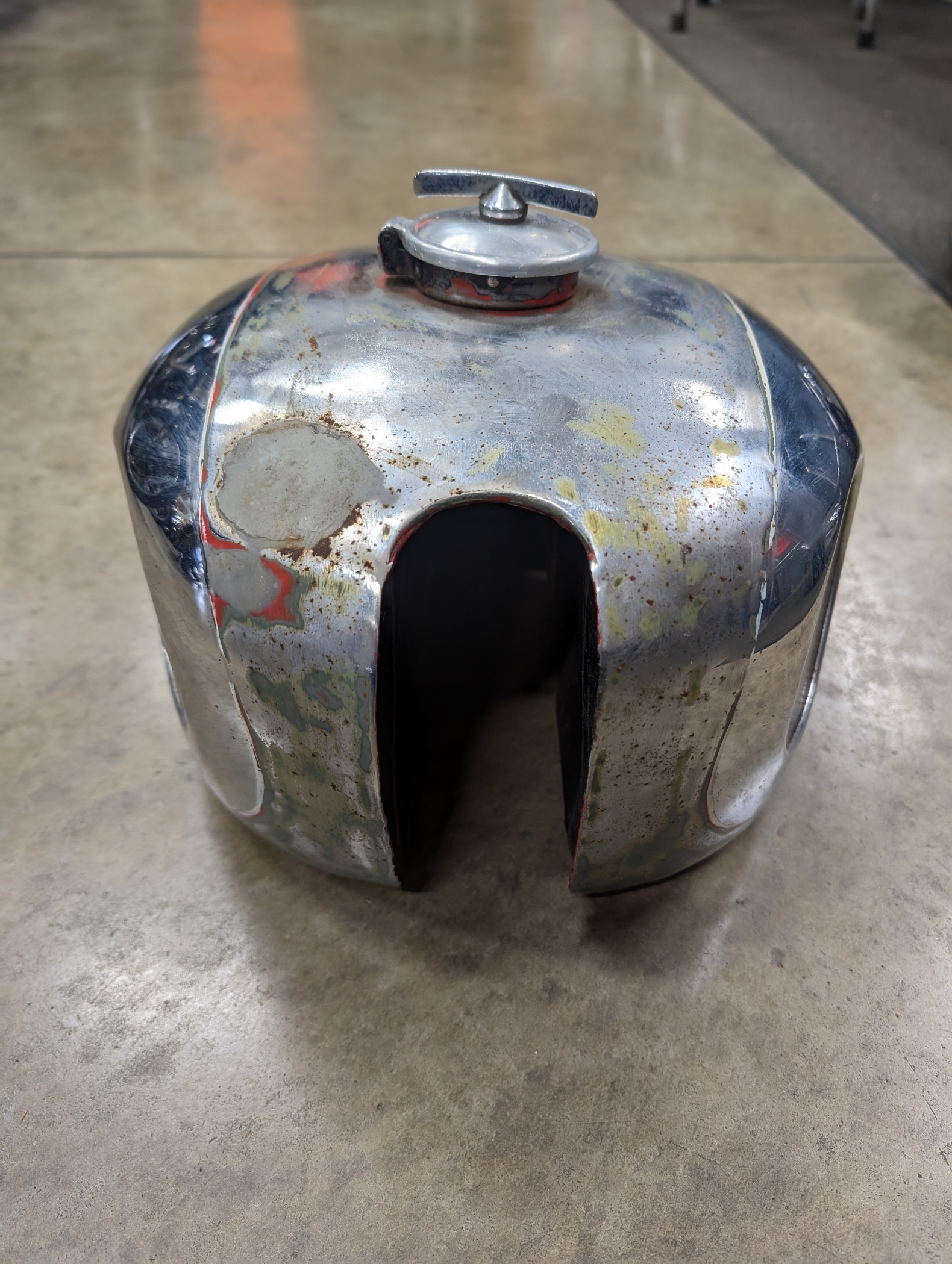 BSA Gas Tank, Chrome, 2 1/2 Gallon - Image 3