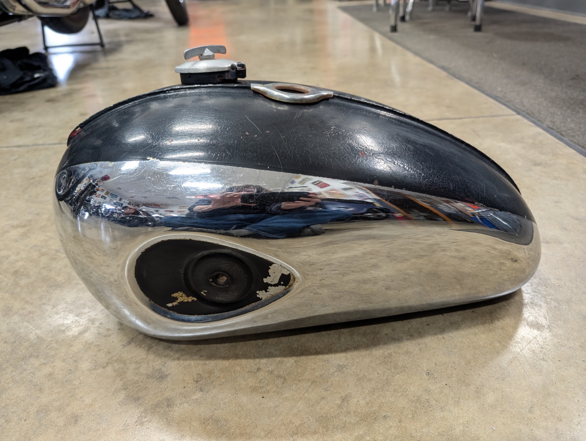 68-8145 1967 BSA Lightning/Thunderbolt Tank