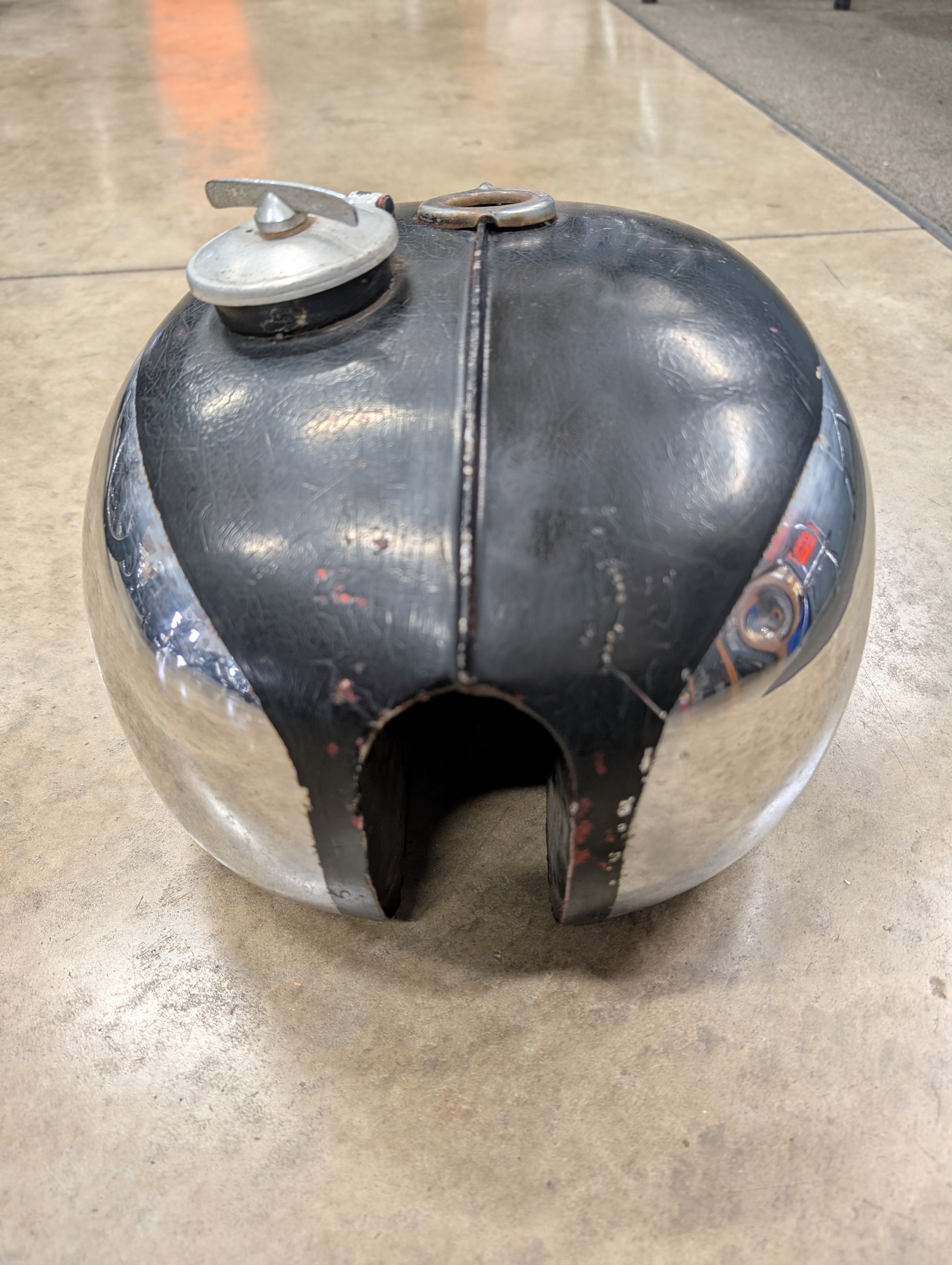 68-8145 1967 BSA Lightning/Thunderbolt Tank - Image 4