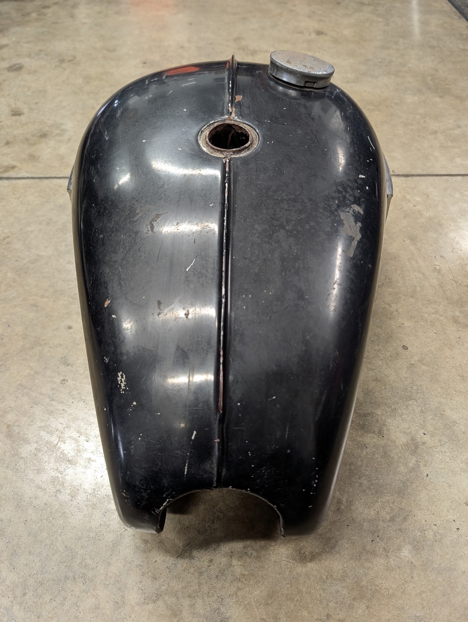 1971/1972 Triumph 650, 4 Gallon Gas Tank - Image 3