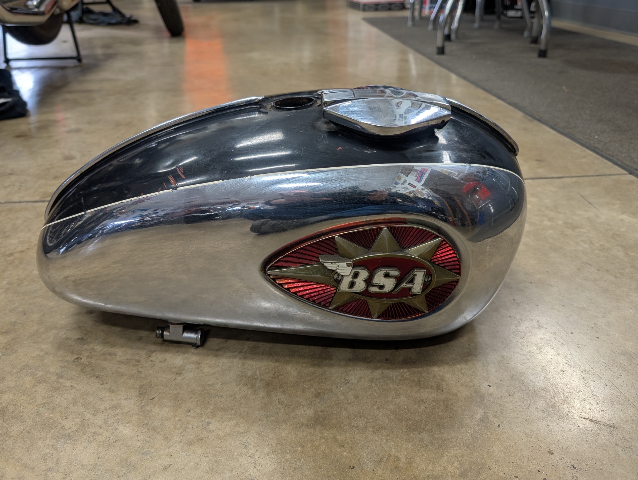 68-8188/B Gas Tank, BSA 650, Small US Tank, 1968-1970 - Image 2