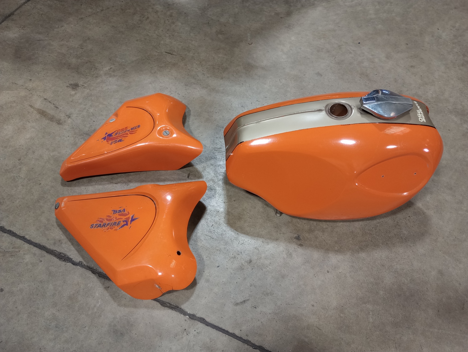 82-9609 1969 BSA StarFire 250 Body Work -1