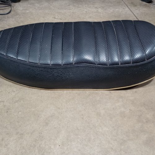 83-4786U 1973-74 Triumph T140/TR7Seat - USED