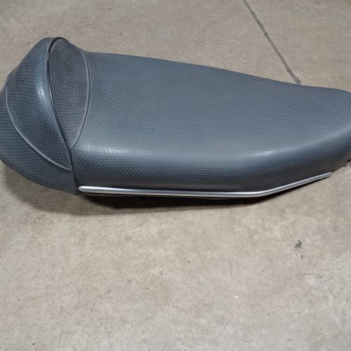 82-9732U 1969-70 type grey top B44 Victor seat Used #1