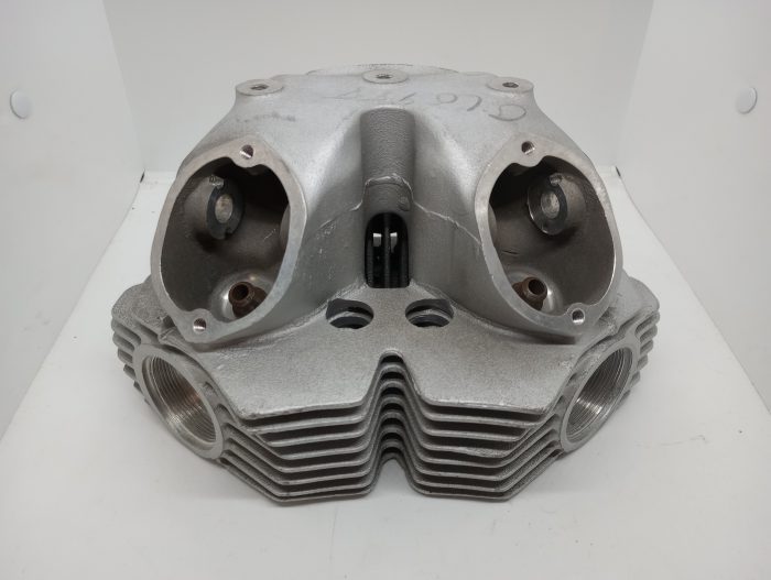 060988 NOS Genuine Norton 750cc Commando Cylinder Head -1