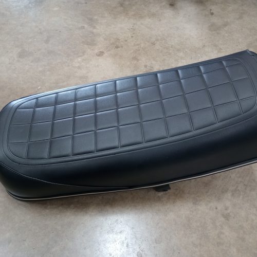 065382 Norton MK2 Interstate Seat, Square Top #2