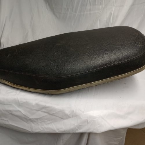82-4272 Seat, Triumph Cub