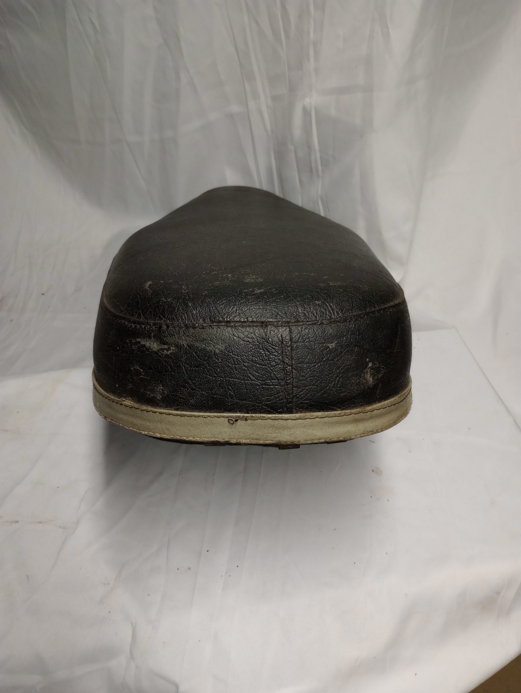 82-4272 Seat, Triumph Cub - Image 6