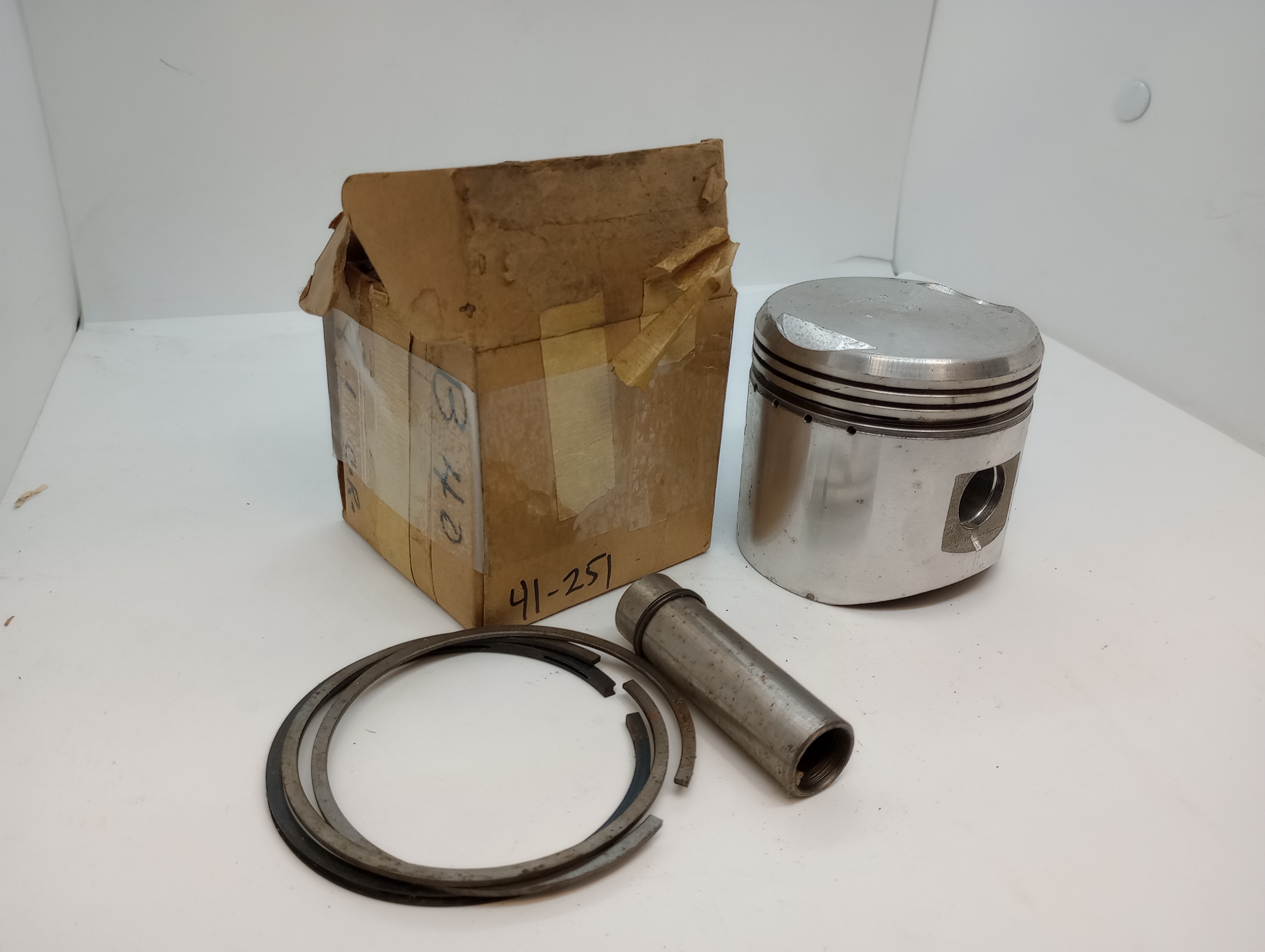 41-0251 PISTON BSA B40 STD