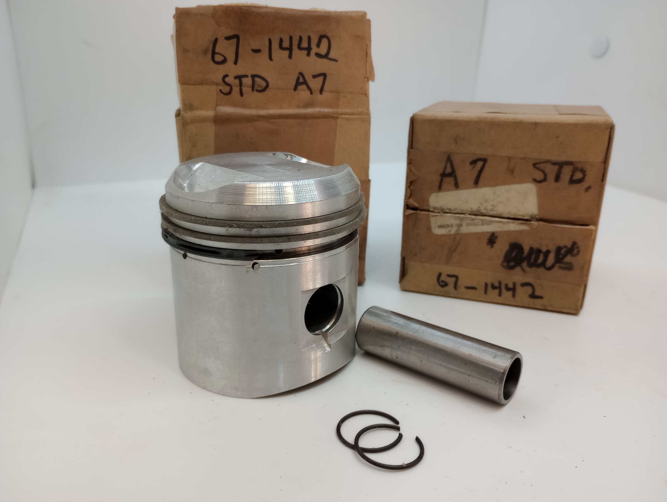 67-1442 BSA A7 PISTON SET STD