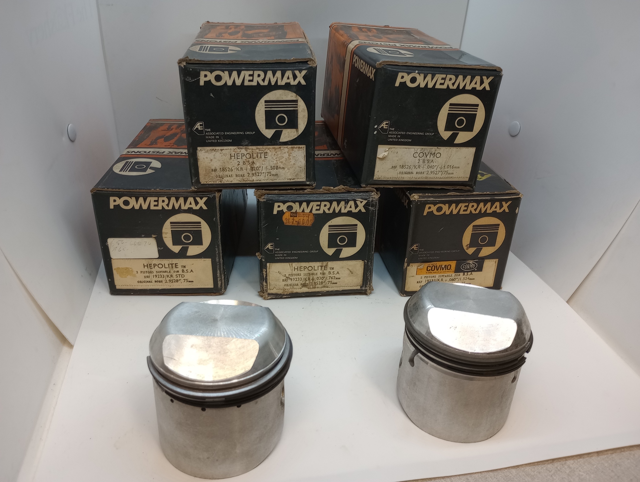 68-0906 Piston Set, BSA A65, 9 : 1 CR, Genuine Hepolite