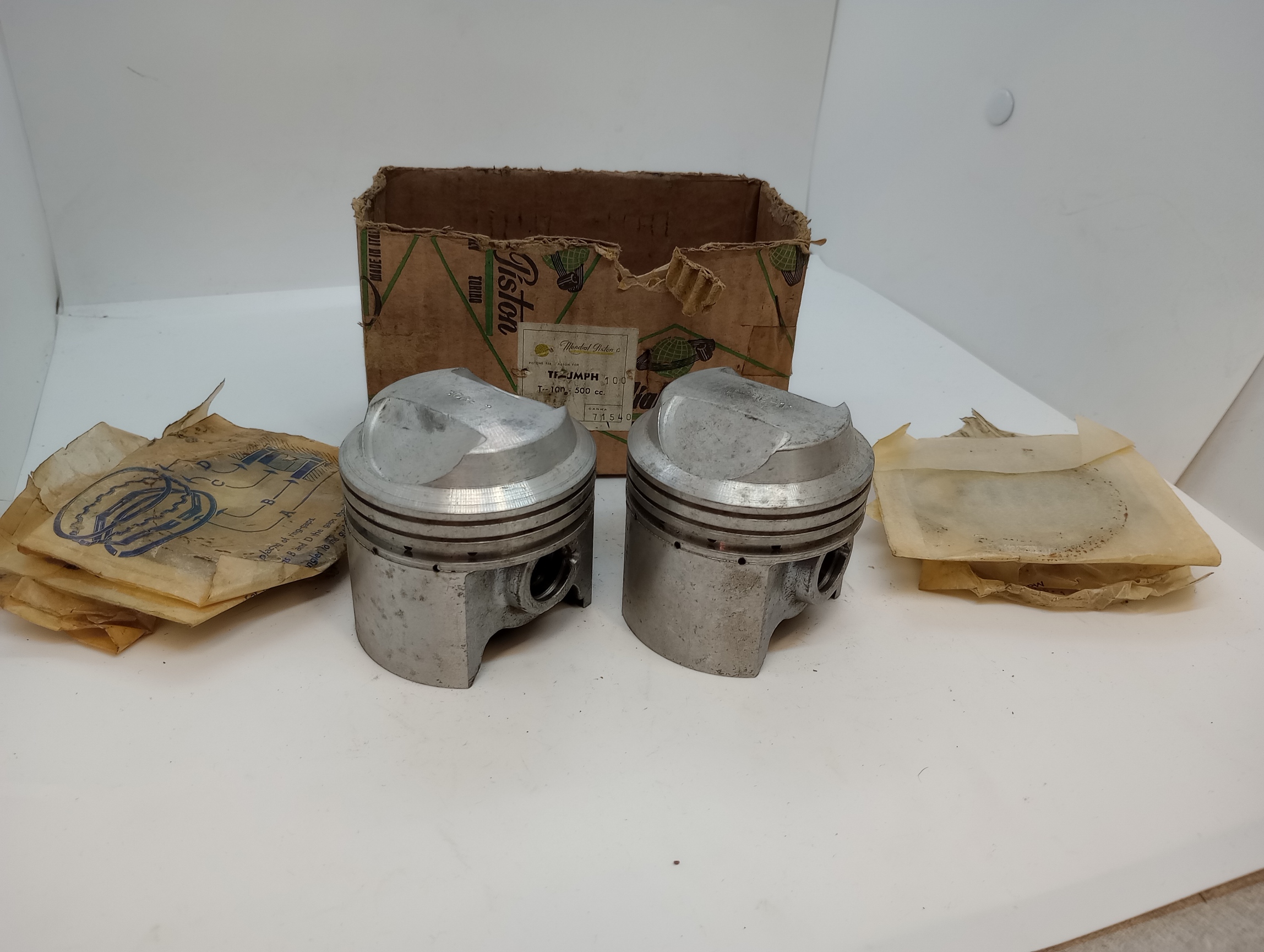 CP179/.100 Mondial Piston Set, .100, Triumph T100 500CC, 9 : 1 CR,