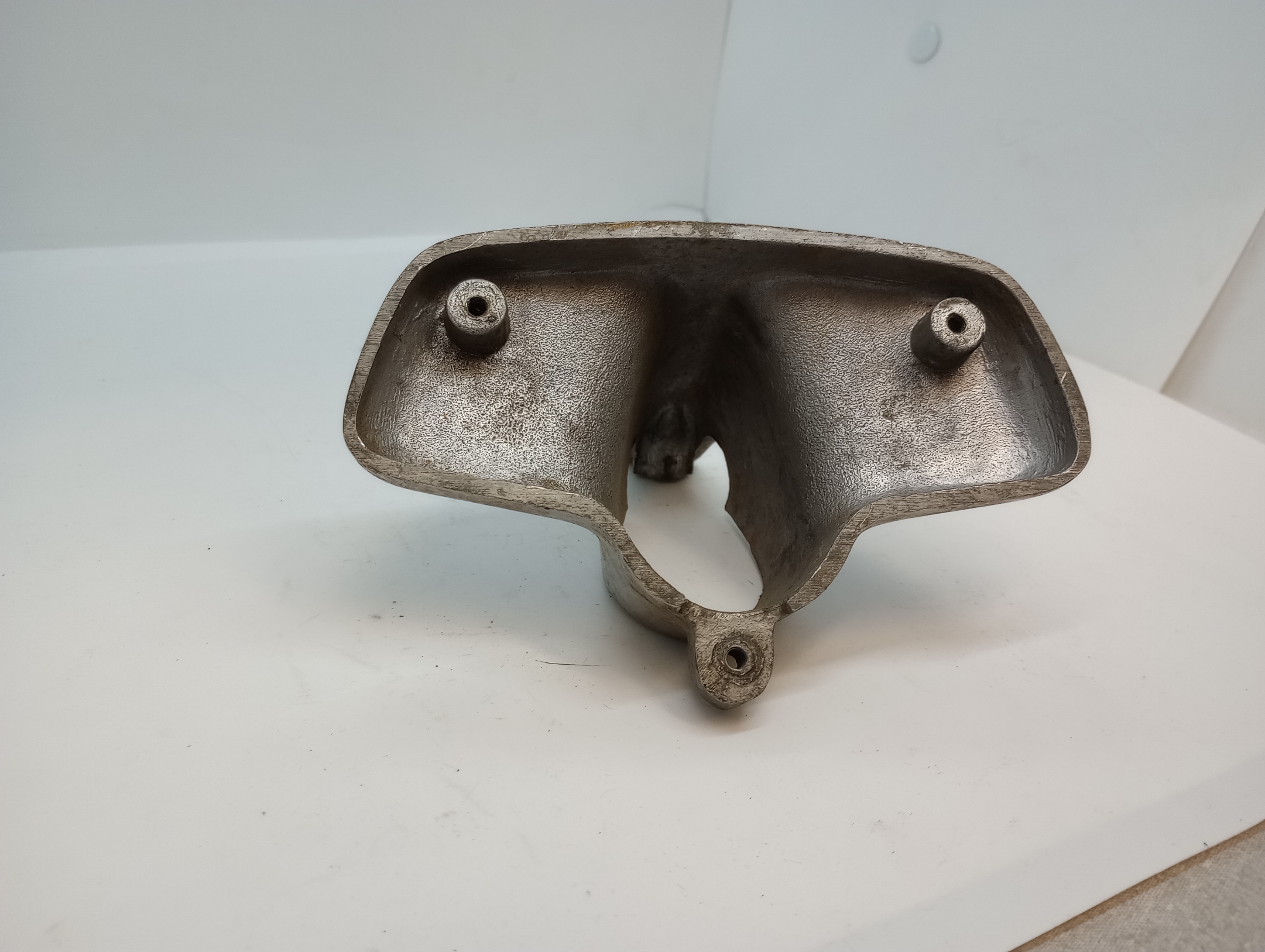 82-6847U TAIL LAMP SUPPORT,66-67