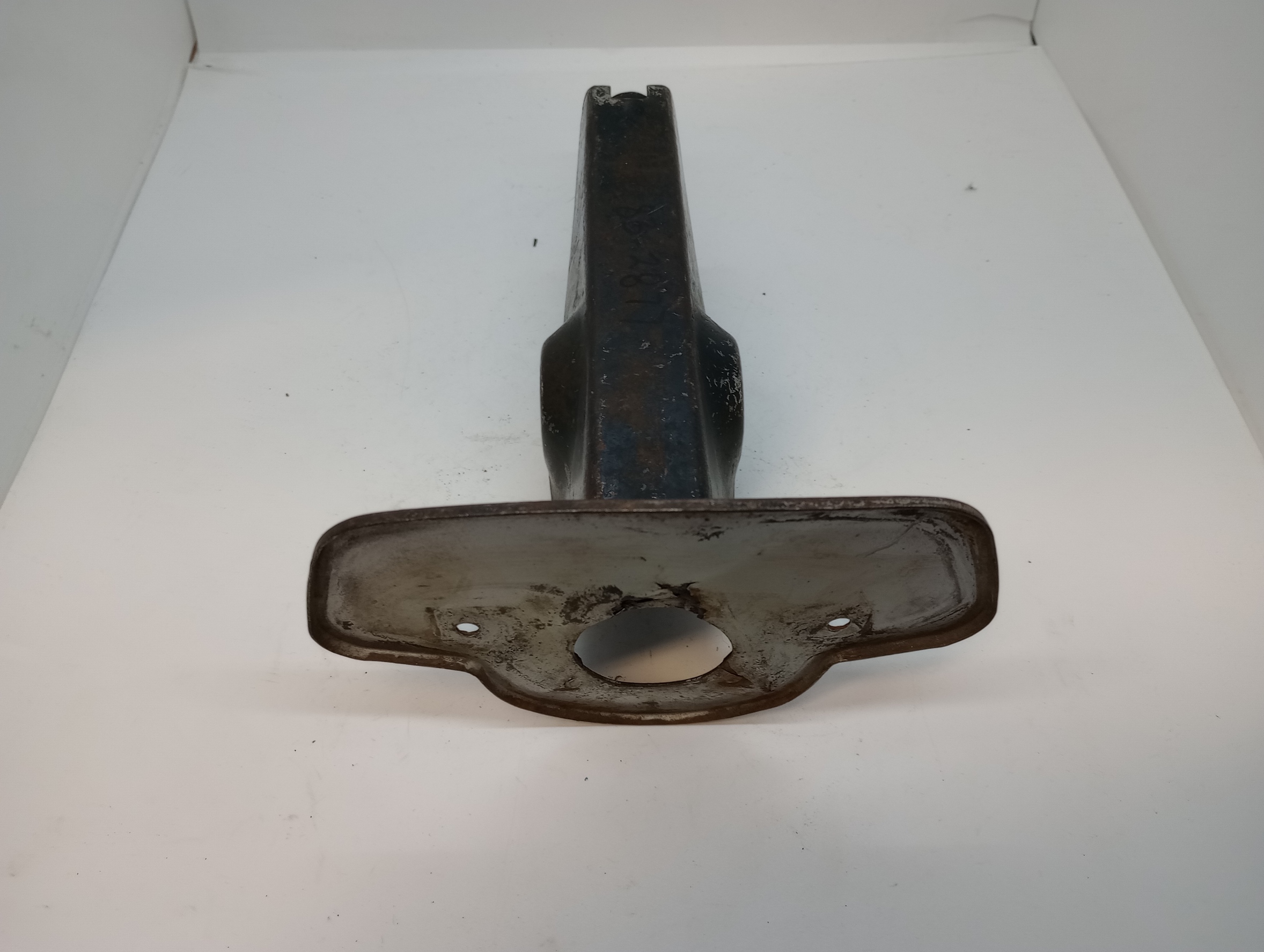 Used original item, correct for the 650 twins A65/TR6/T120