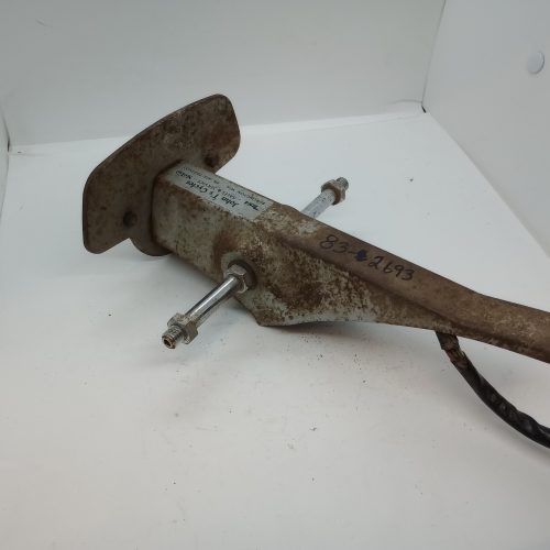 83-2693U Tail Lamp Support 71-74