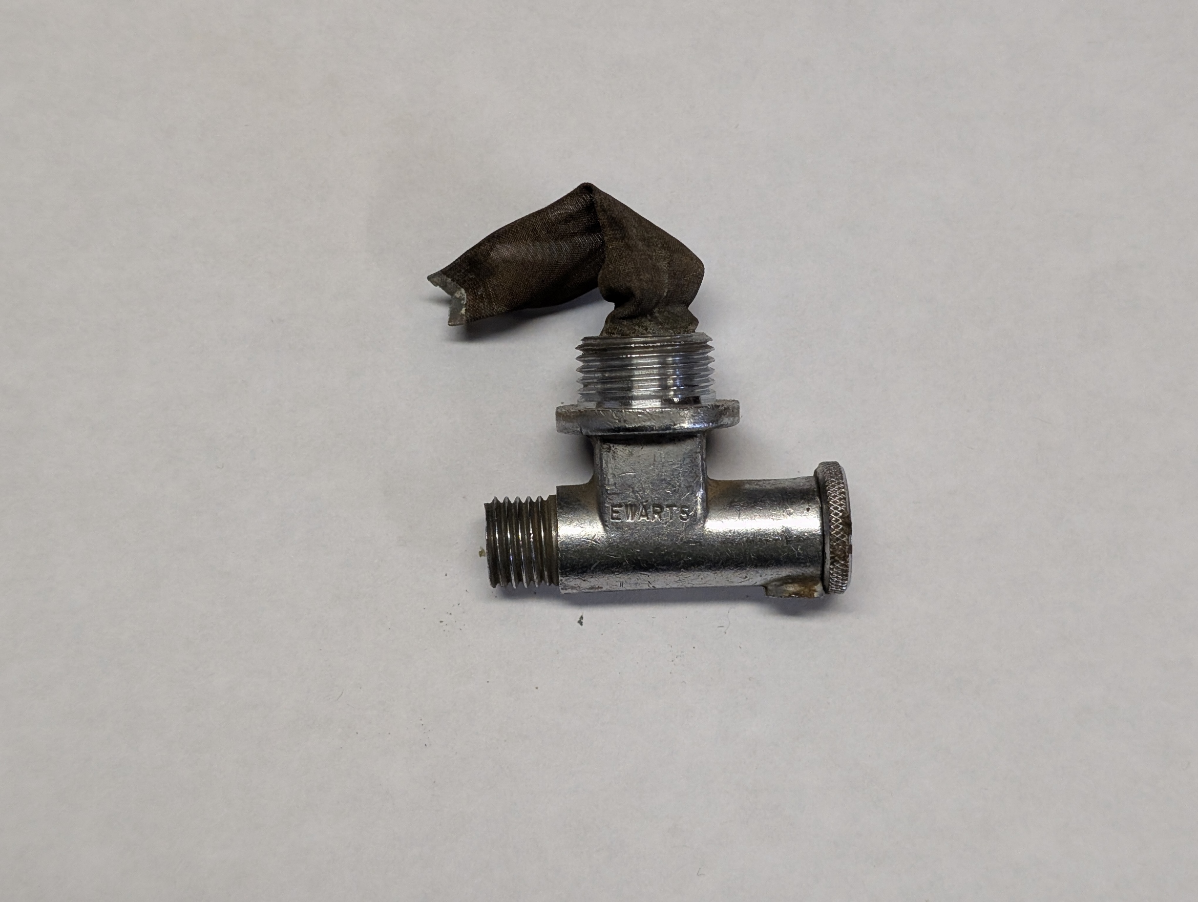 Ewarts Push/Pull 90° Petcock, 3/8 BSP - USED