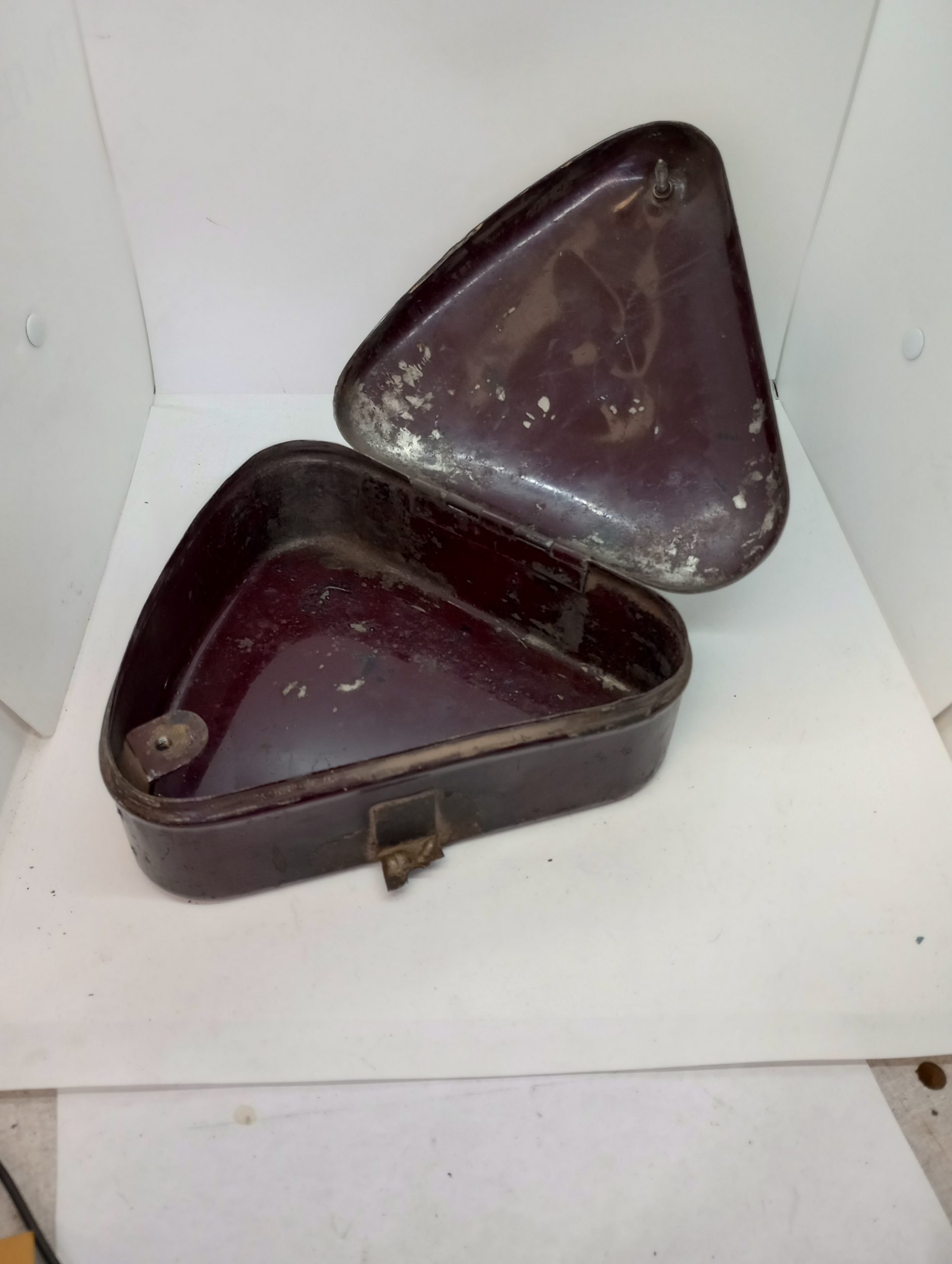 F1692AU Triumph Rigid Frame Toolbox 5T, 6T, TR5, TRW