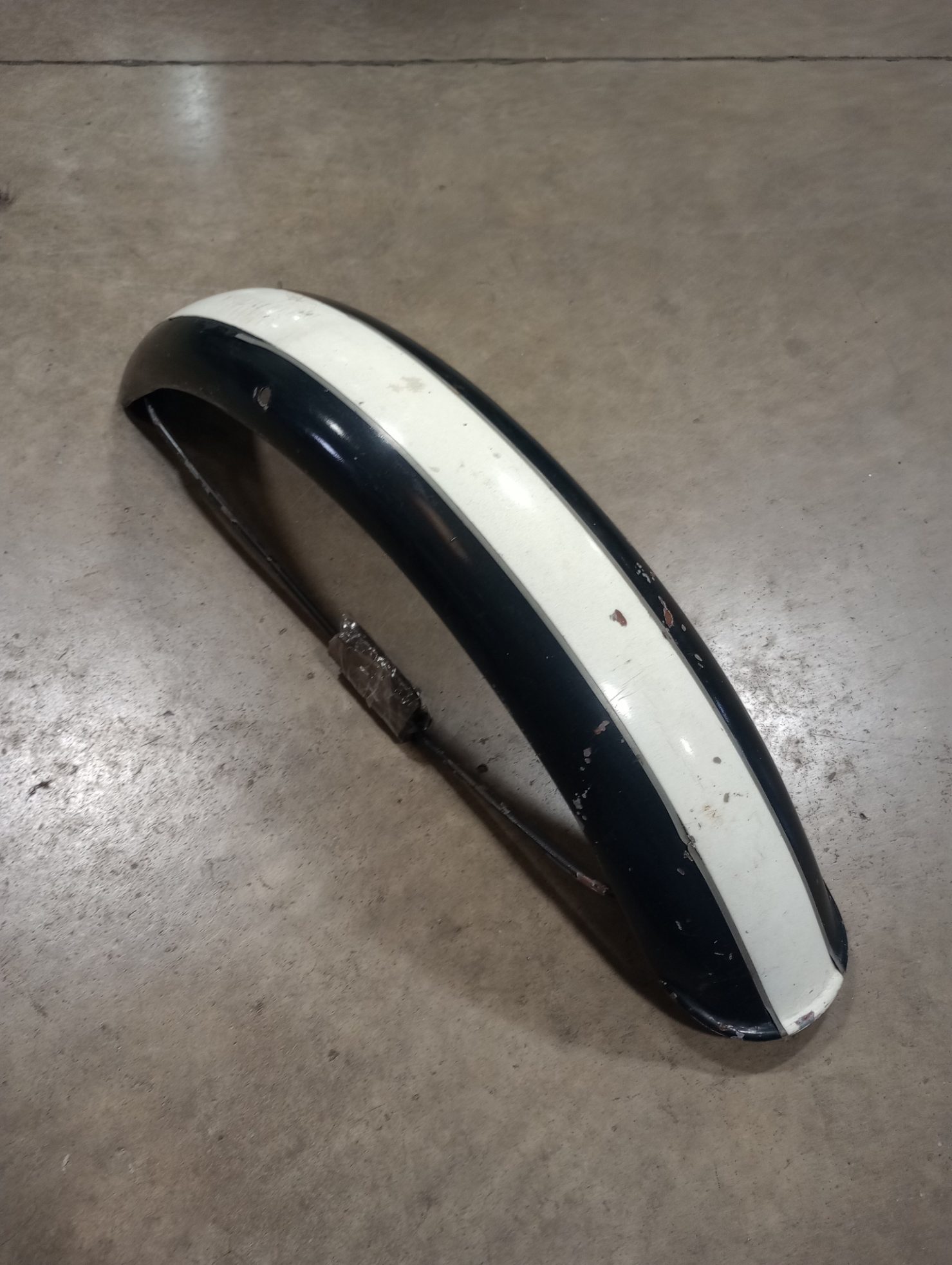 97-4271/97-4065 Triumph/BSA 71-72 Front Fender, - USED with Brackets