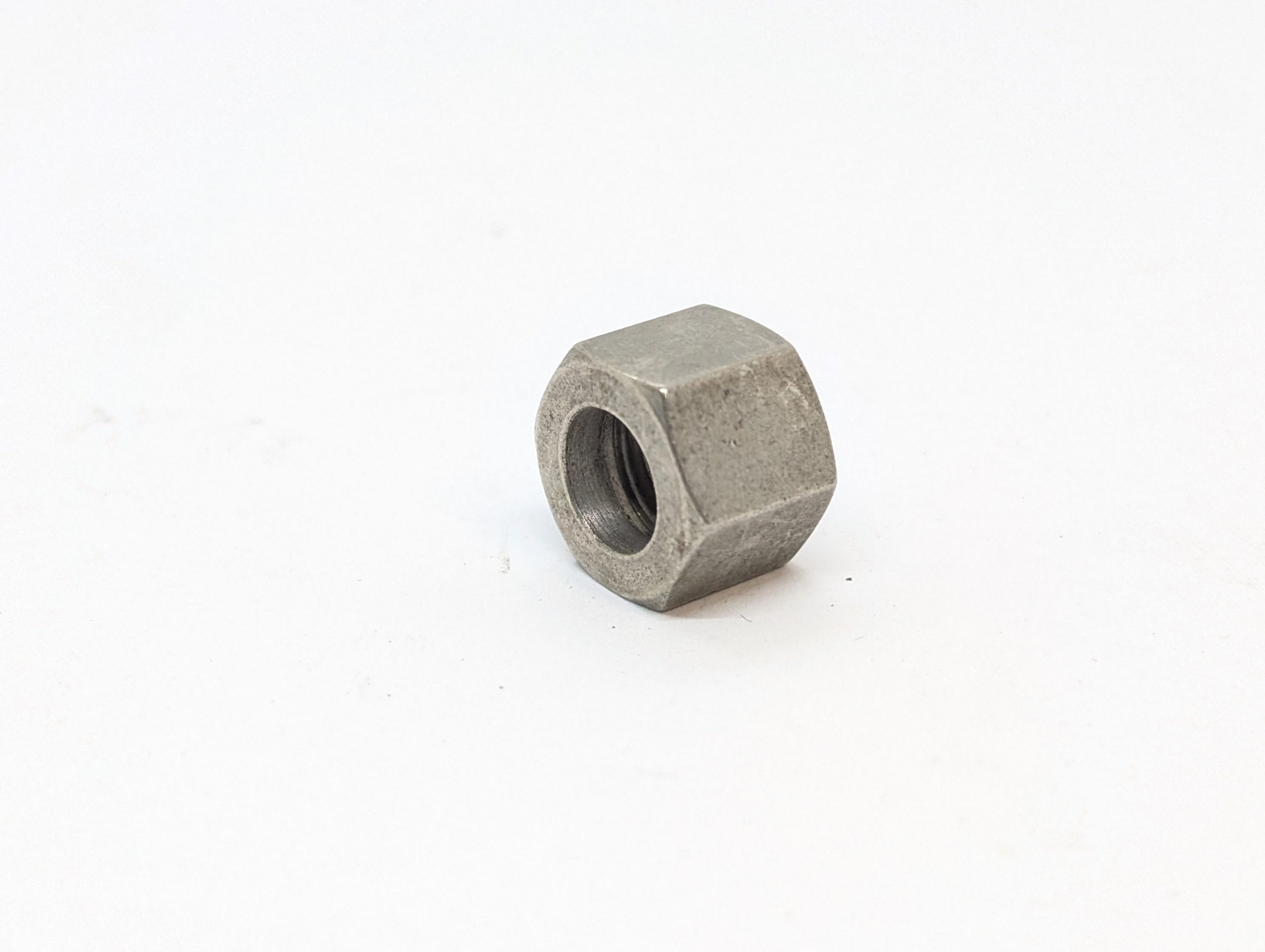 14/042 Banjo Nut, Fuel/Oil Lines, 7/16 x 19