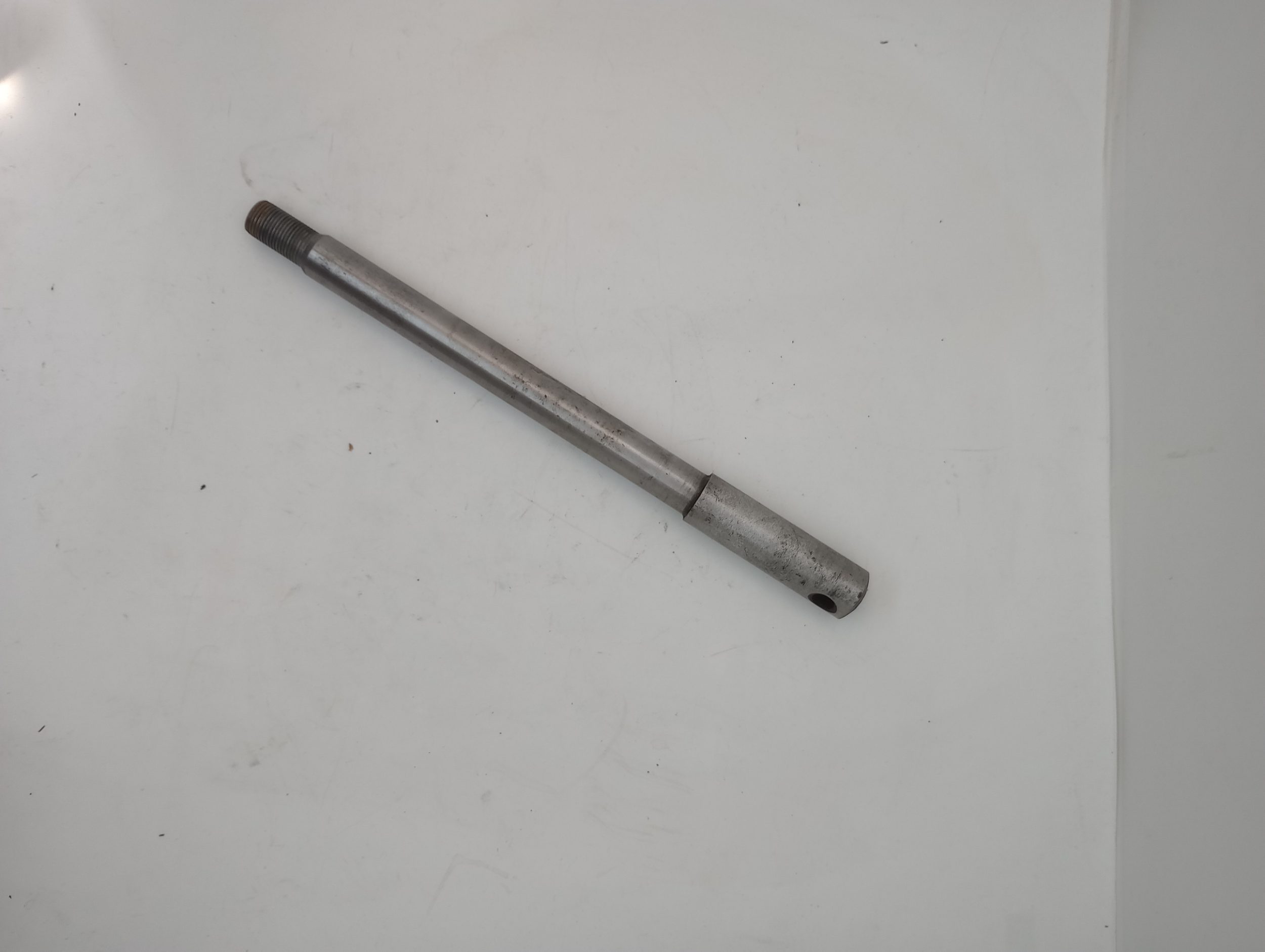 030055 U Front Axle Norton Atlas 20TPI USED