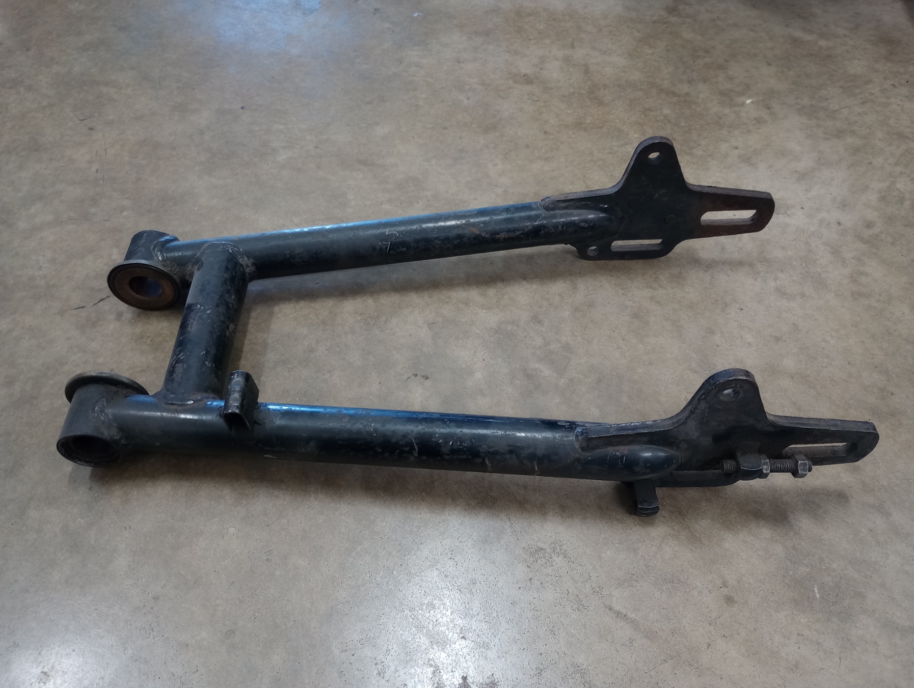 060441U Norton 750 Commando Swingarm - USED