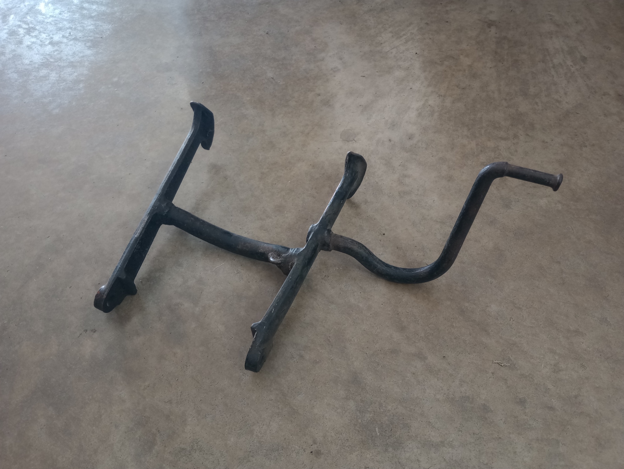 83-2627U Center Stand For T120 Triumph - USED -1